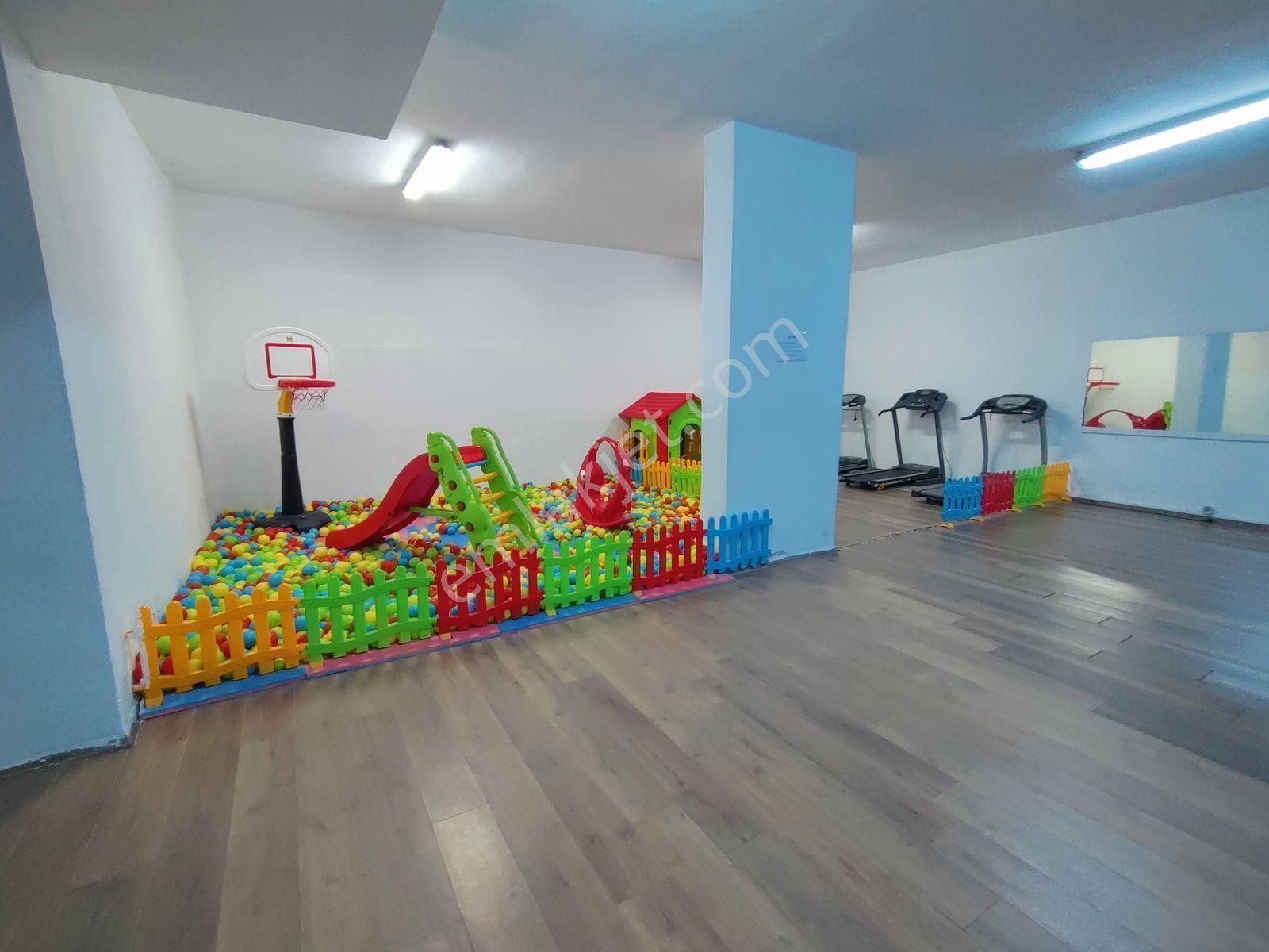 Realty Gate'den Zümrütevler Sitesi'nde Ultra Lüks Satılık Daire - Görsel 3