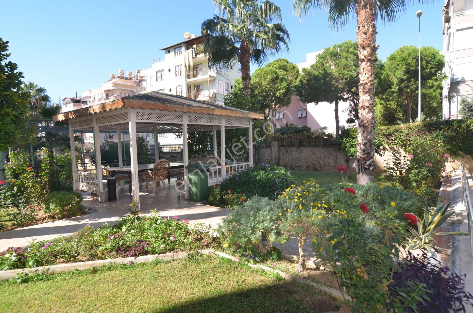 Alanya Galaksi Sitesi'de Satılık 5+1 Çift Daire - Görsel 33