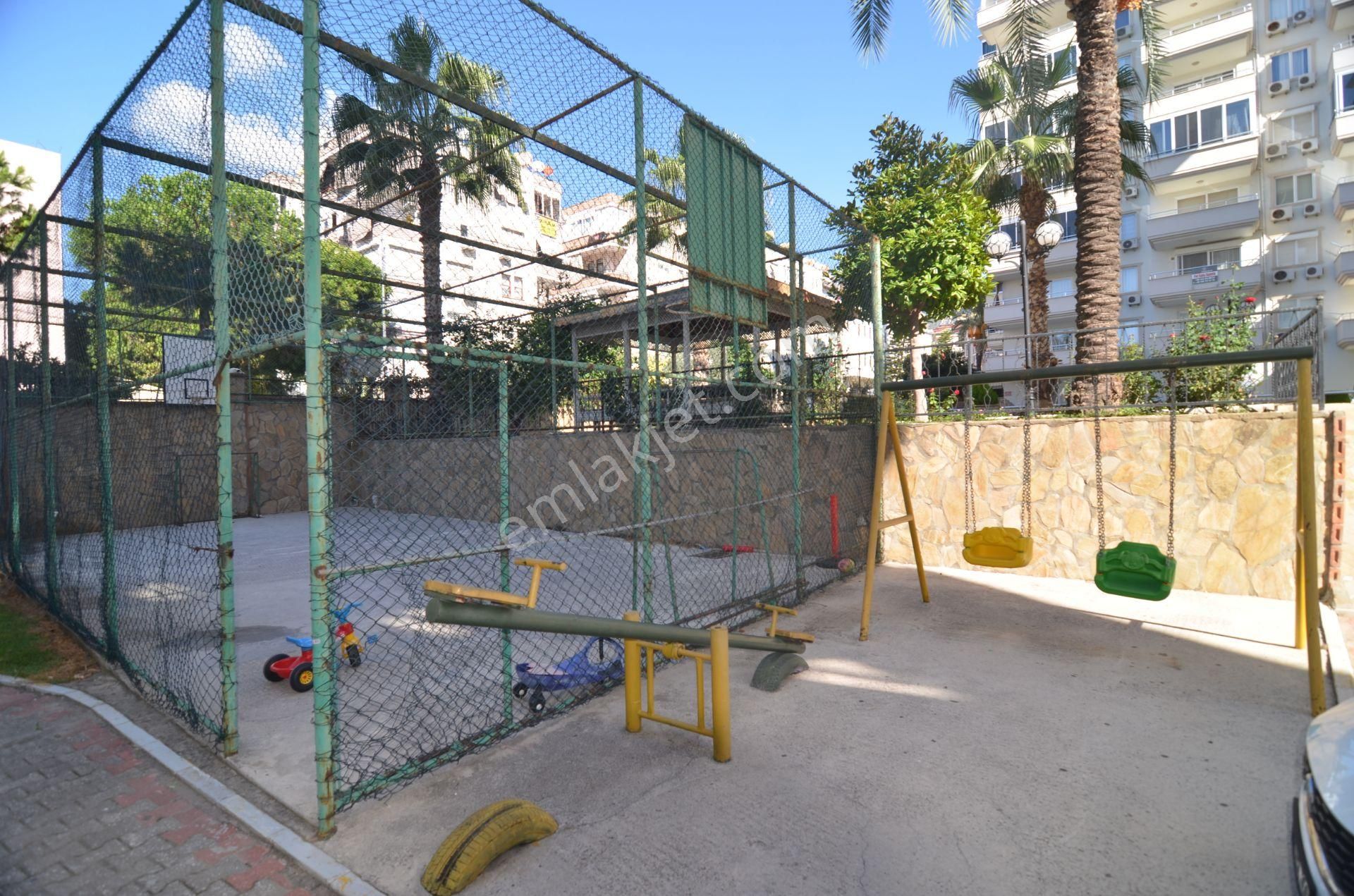 Alanya Galaksi Sitesi'de Satılık 5+1 Çift Daire - Görsel 34