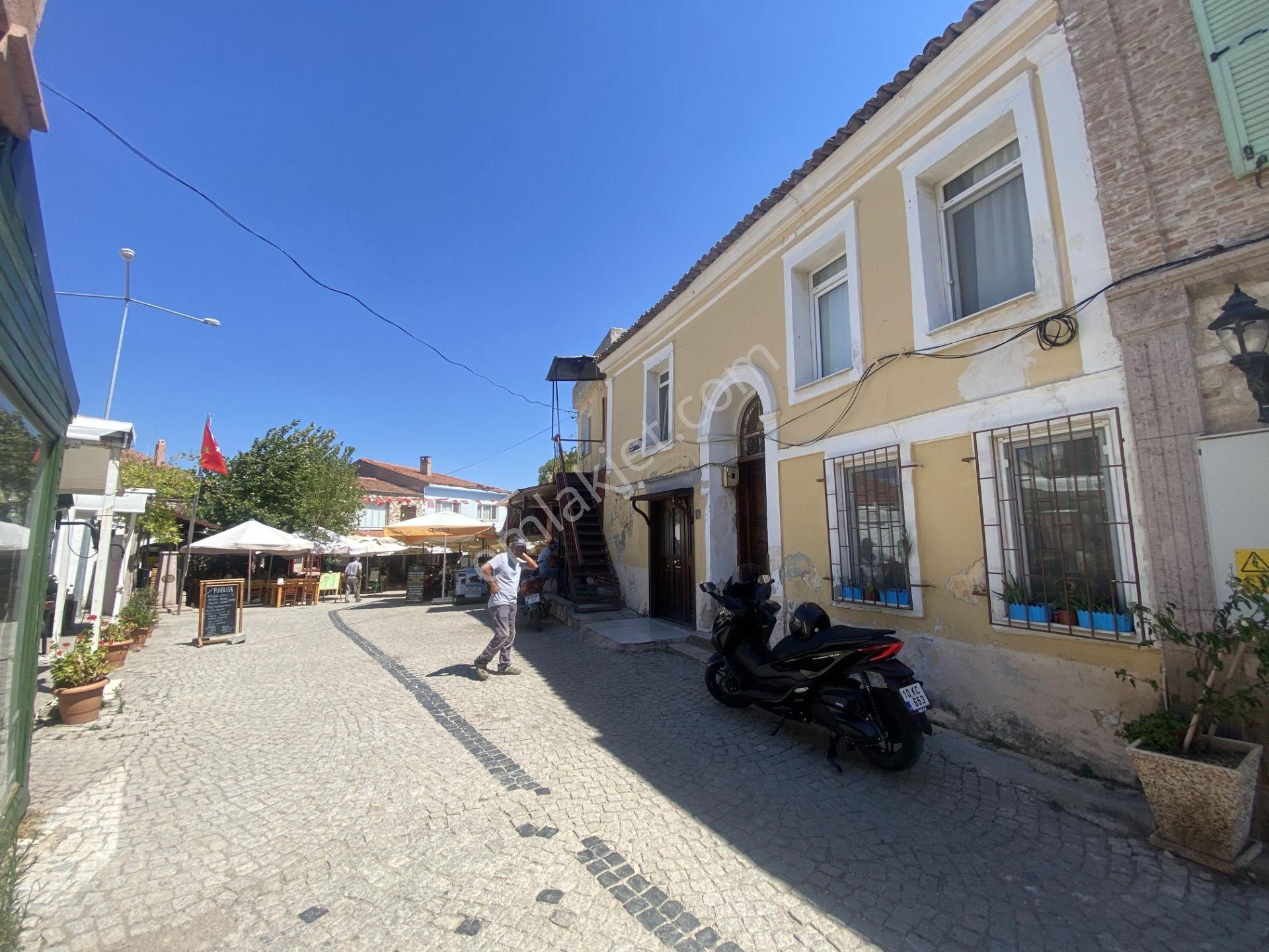 Balıkesir Ayvalık Kucukkoy Merkez De De Satılık Komple Bina - Görsel 2