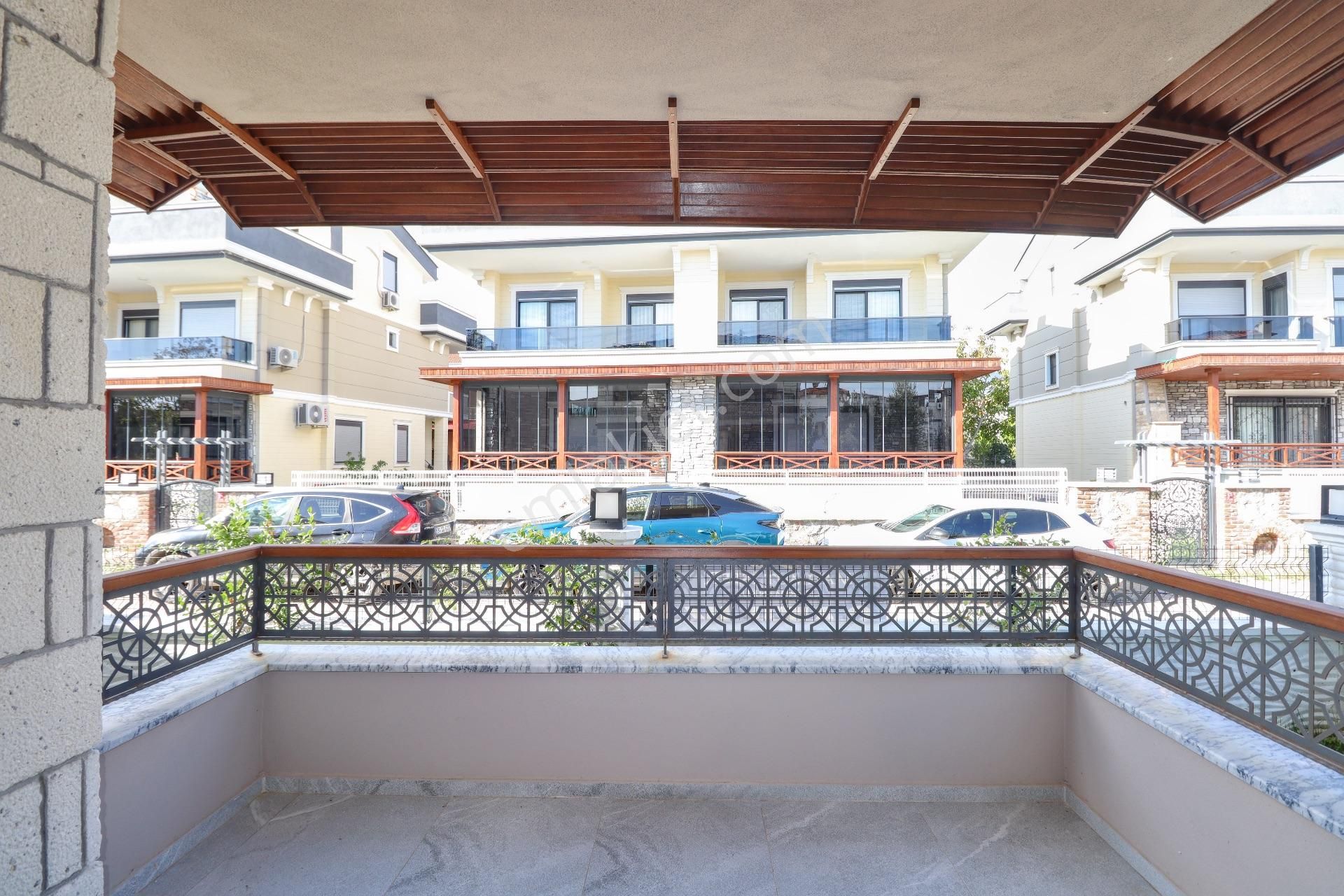 Mahmut İşler'den Denize 150 Metre Tam Müstakil 3+1 Lüks Vill - Görsel 13