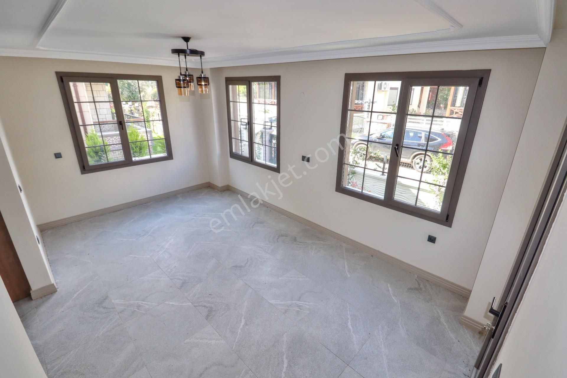 Mahmut İşler'den Denize 150 Metre Tam Müstakil 3+1 Lüks Vill - Görsel 8