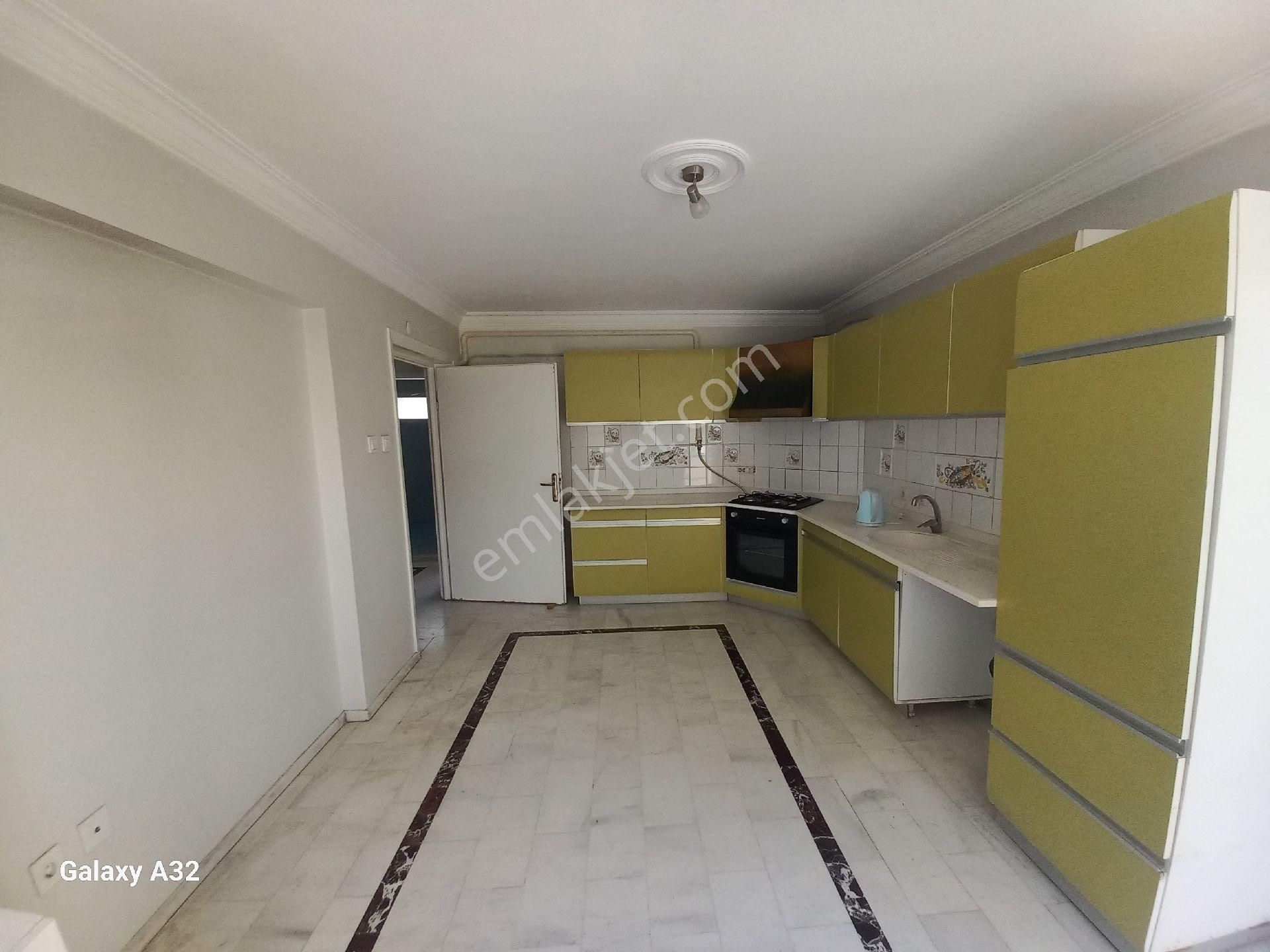 Bostanli Sahile 5 Dakika Yürüme Mesafede 300m2 Satilik 5+1 Dubleks - Görsel 18