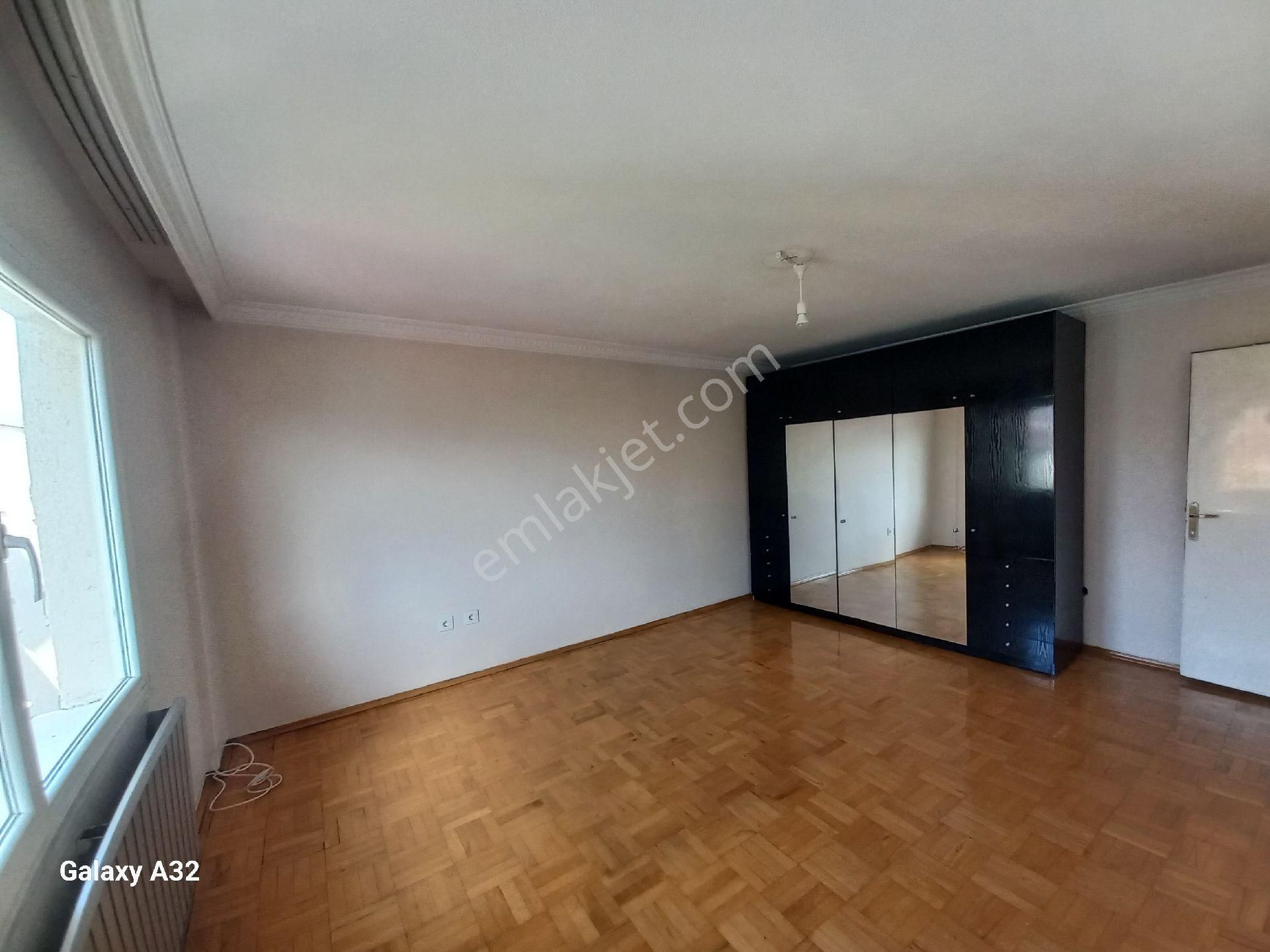 Bostanli Sahile 5 Dakika Yürüme Mesafede 300m2 Satilik 5+1 Dubleks - Görsel 39