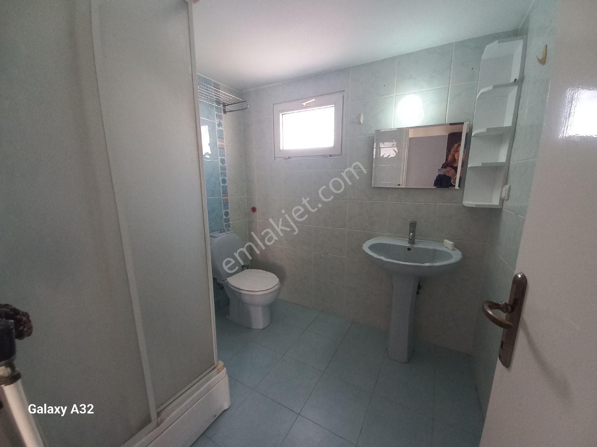 Bostanli Sahile 5 Dakika Yürüme Mesafede 300m2 Satilik 5+1 Dubleks - Görsel 5