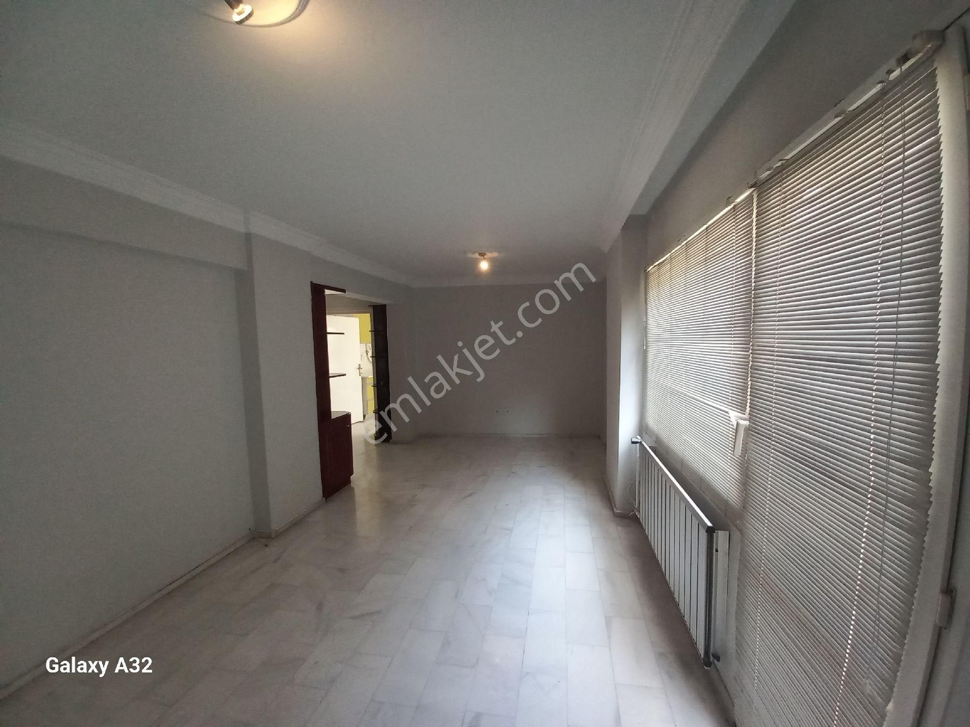 Bostanli Sahile 5 Dakika Yürüme Mesafede 300m2 Satilik 5+1 Dubleks - Görsel 26