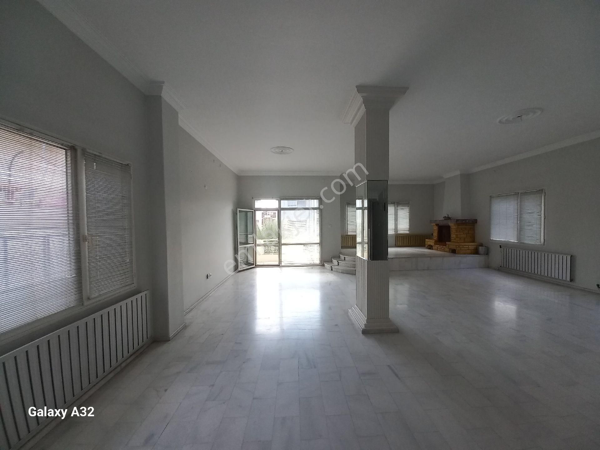 Bostanli Sahile 5 Dakika Yürüme Mesafede 300m2 Satilik 5+1 Dubleks - Görsel 11