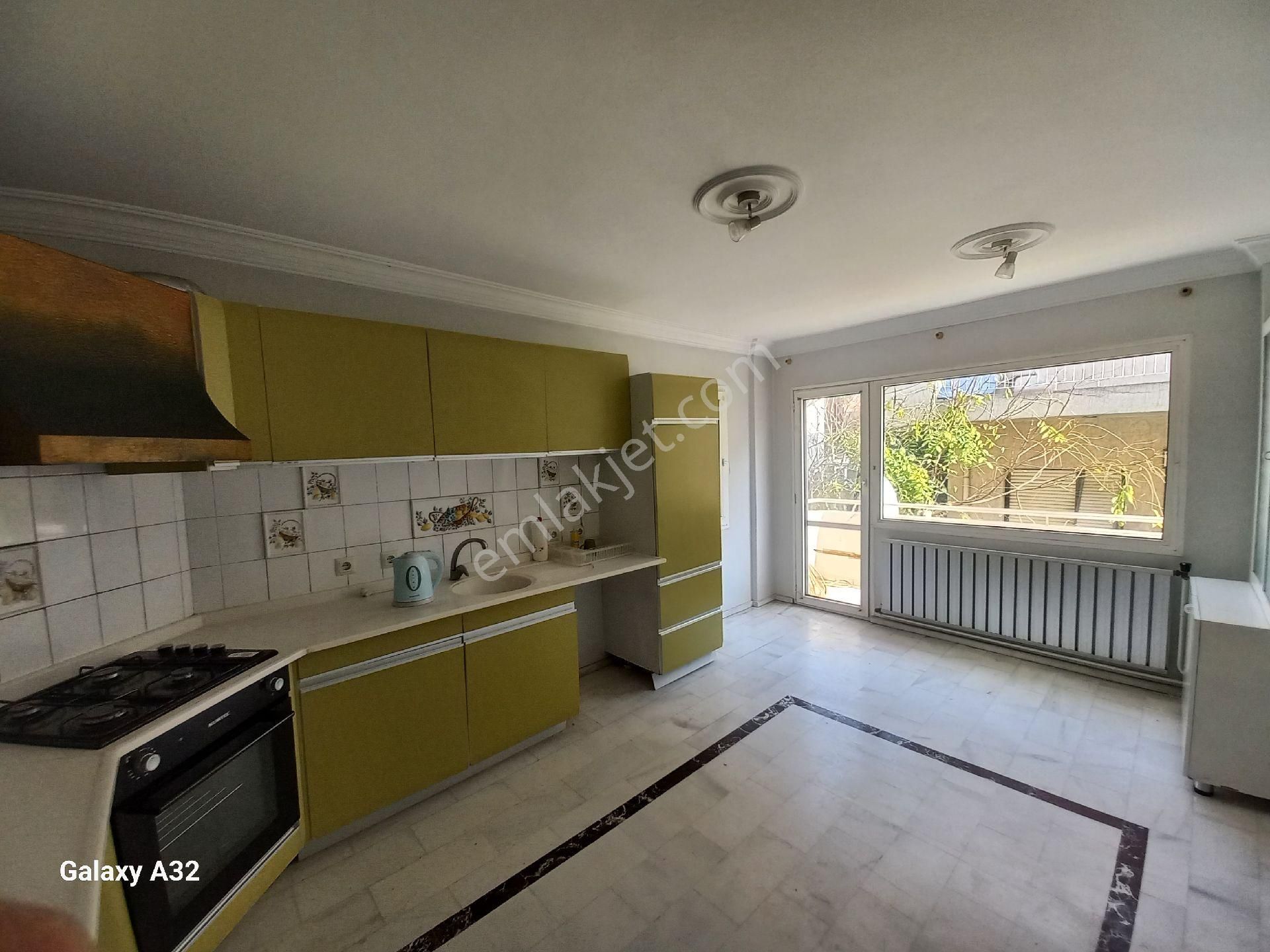 Bostanli Sahile 5 Dakika Yürüme Mesafede 300m2 Satilik 5+1 Dubleks - Görsel 20