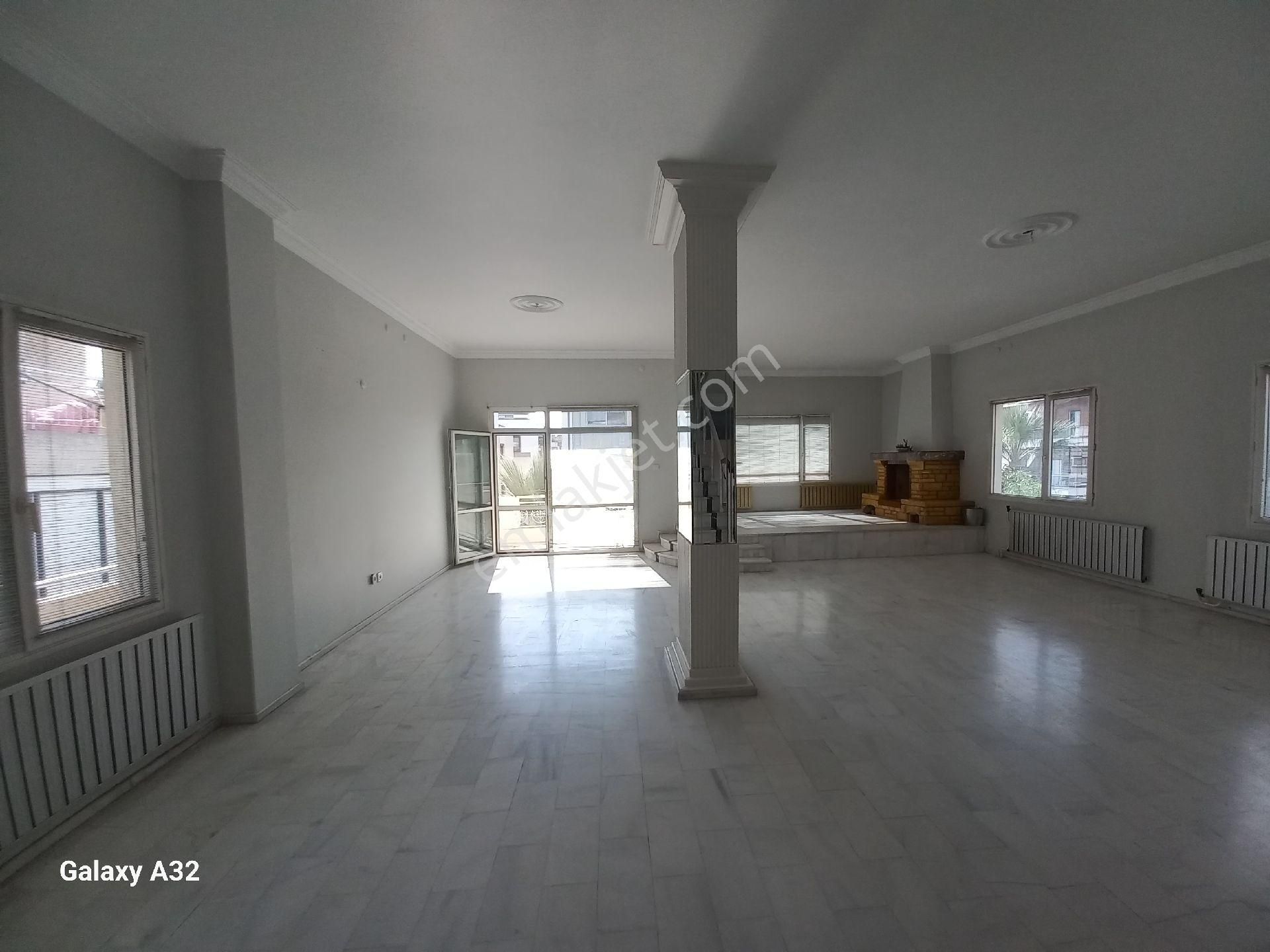 Bostanli Sahile 5 Dakika Yürüme Mesafede 300m2 Satilik 5+1 Dubleks - Görsel 32