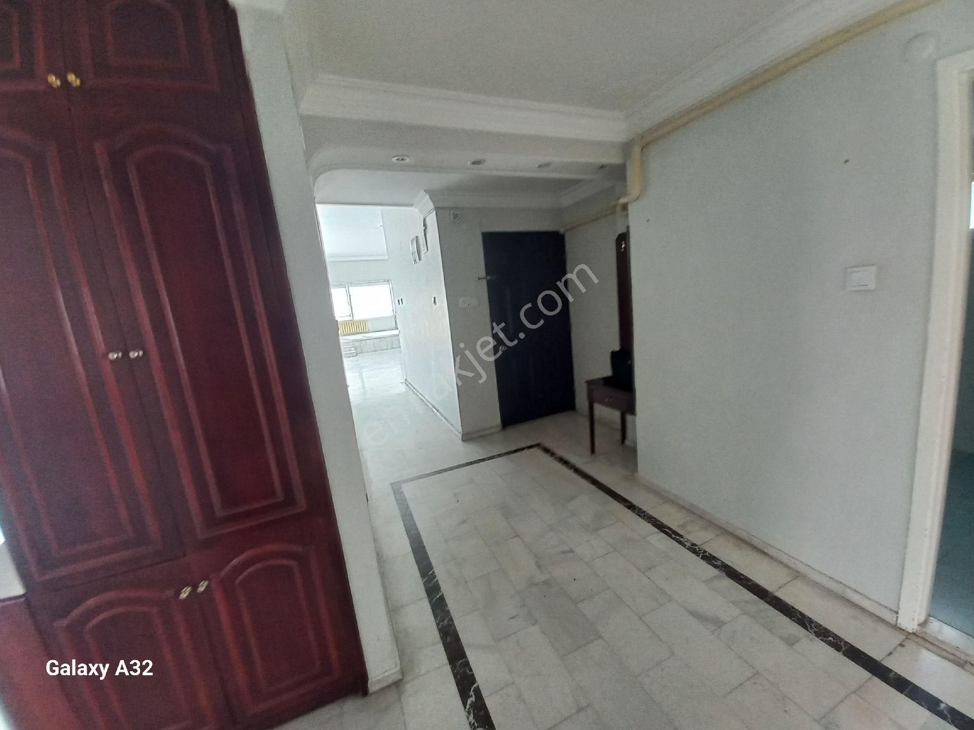 Bostanli Sahile 5 Dakika Yürüme Mesafede 300m2 Satilik 5+1 Dubleks - Görsel 31