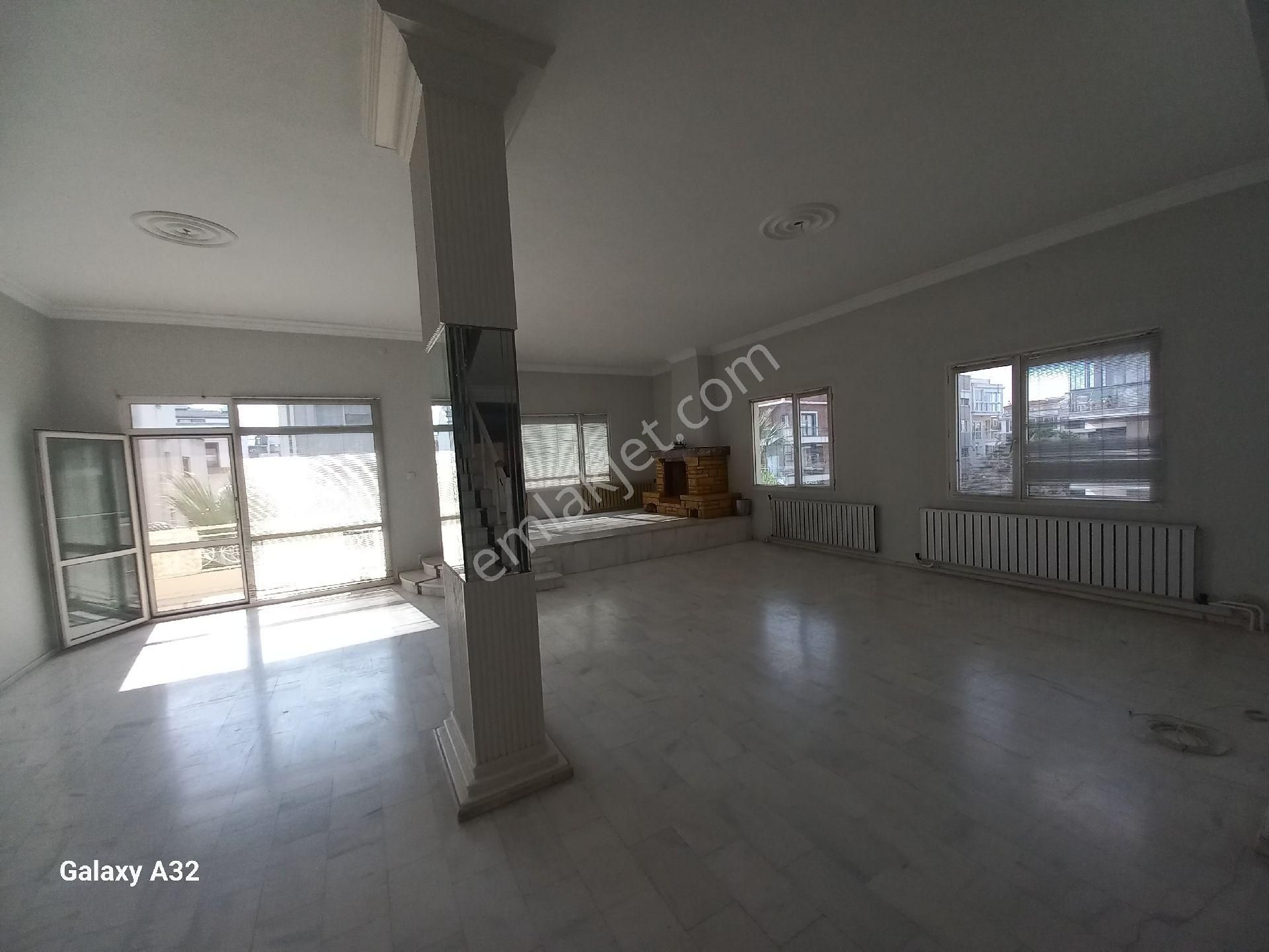 Bostanli Sahile 5 Dakika Yürüme Mesafede 300m2 Satilik 5+1 Dubleks - Görsel 33