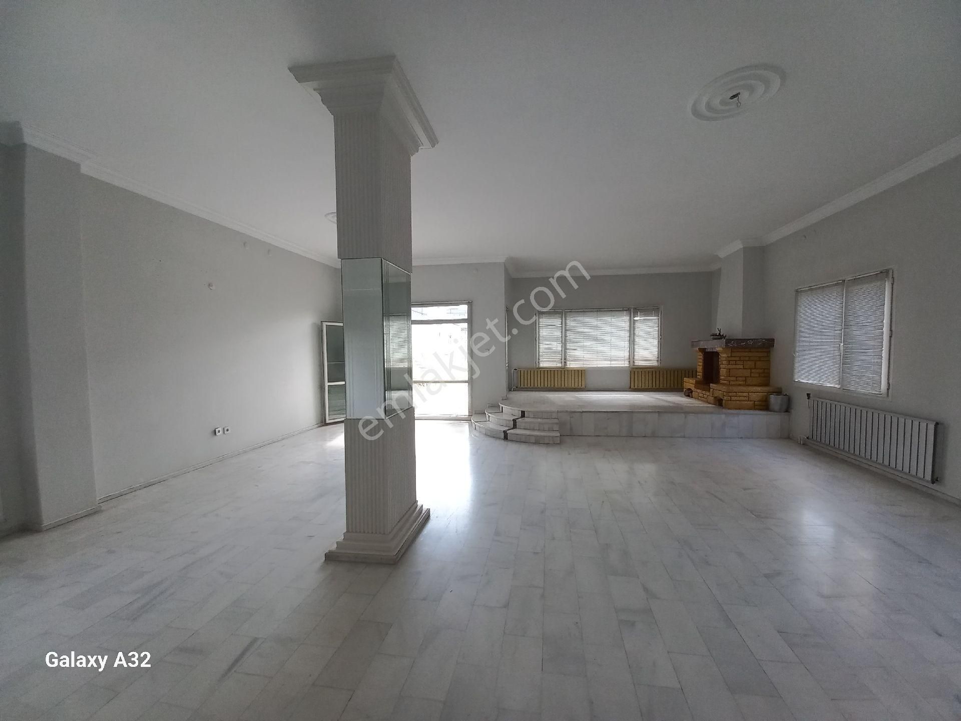 Bostanli Sahile 5 Dakika Yürüme Mesafede 300m2 Satilik 5+1 Dubleks - Görsel 8