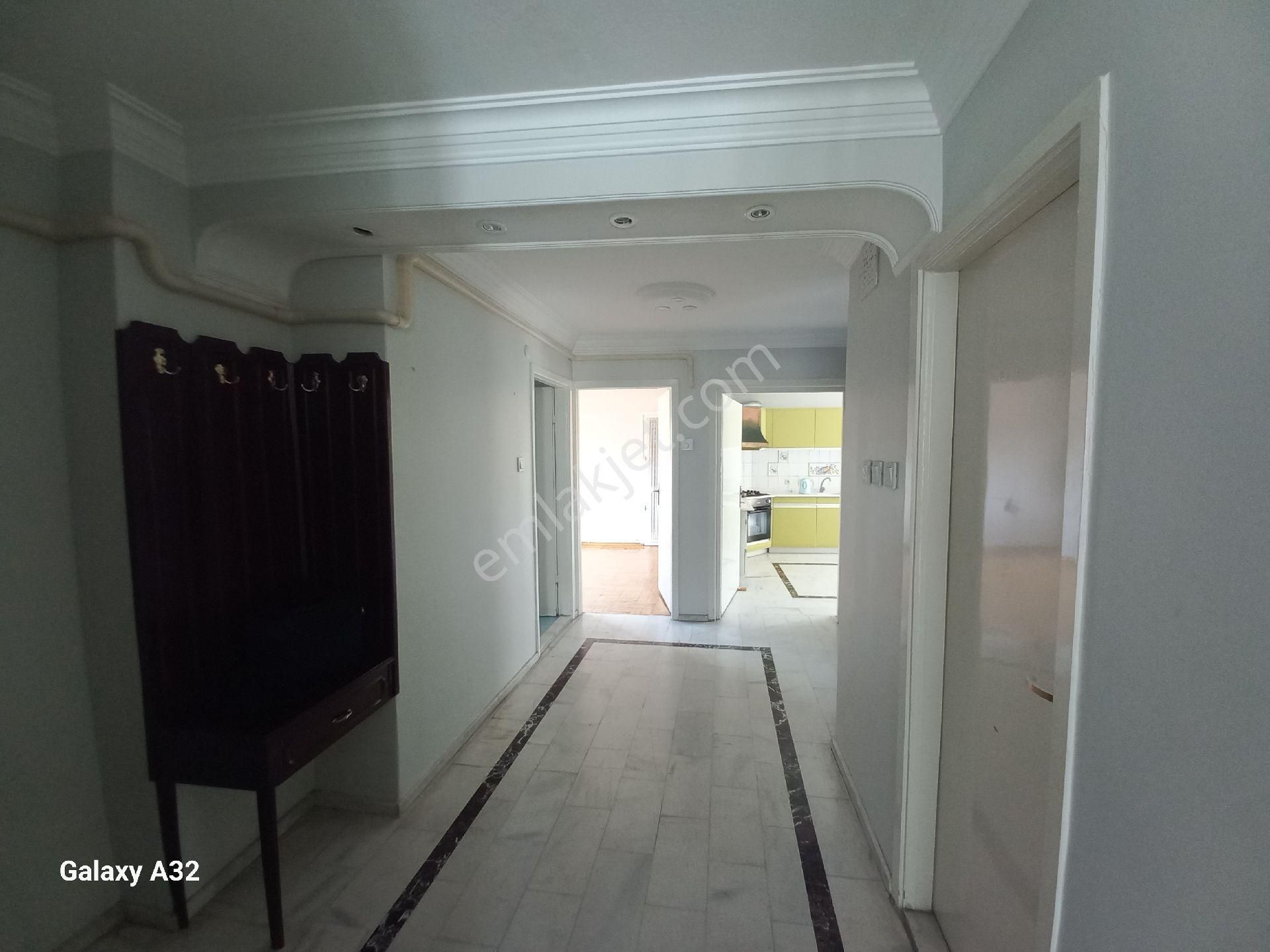 Bostanli Sahile 5 Dakika Yürüme Mesafede 300m2 Satilik 5+1 Dubleks - Görsel 16