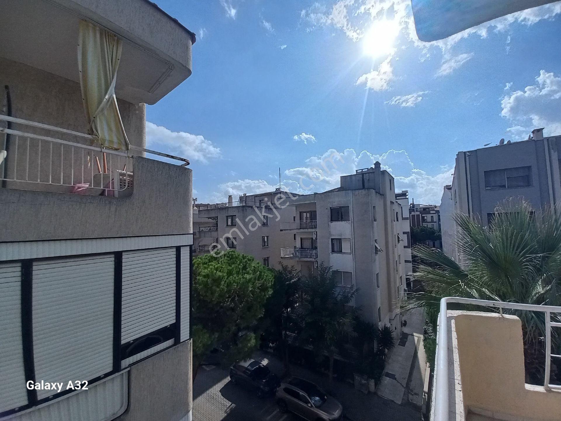 Bostanli Sahile 5 Dakika Yürüme Mesafede 300m2 Satilik 5+1 Dubleks - Görsel 13