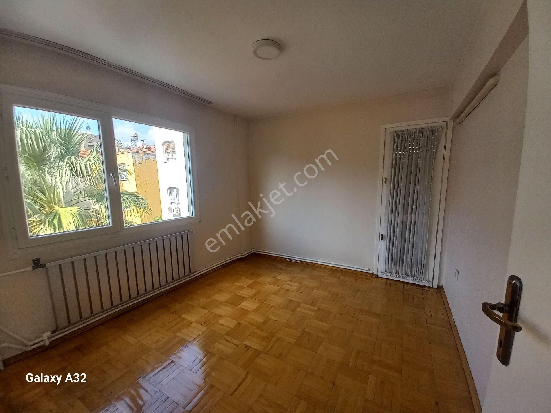 Bostanli Sahile 5 Dakika Yürüme Mesafede 300m2 Satilik 5+1 Dubleks - Görsel 6