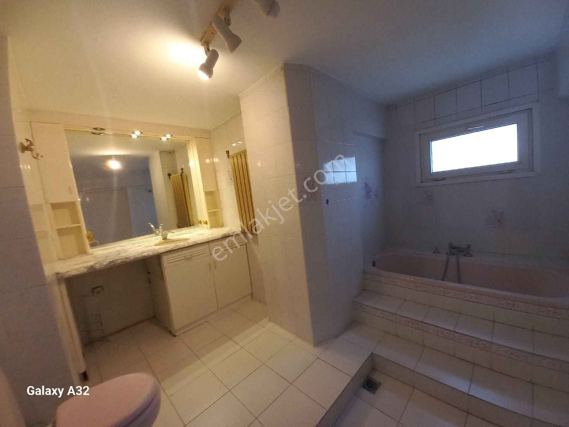 Bostanli Sahile 5 Dakika Yürüme Mesafede 300m2 Satilik 5+1 Dubleks - Görsel 41