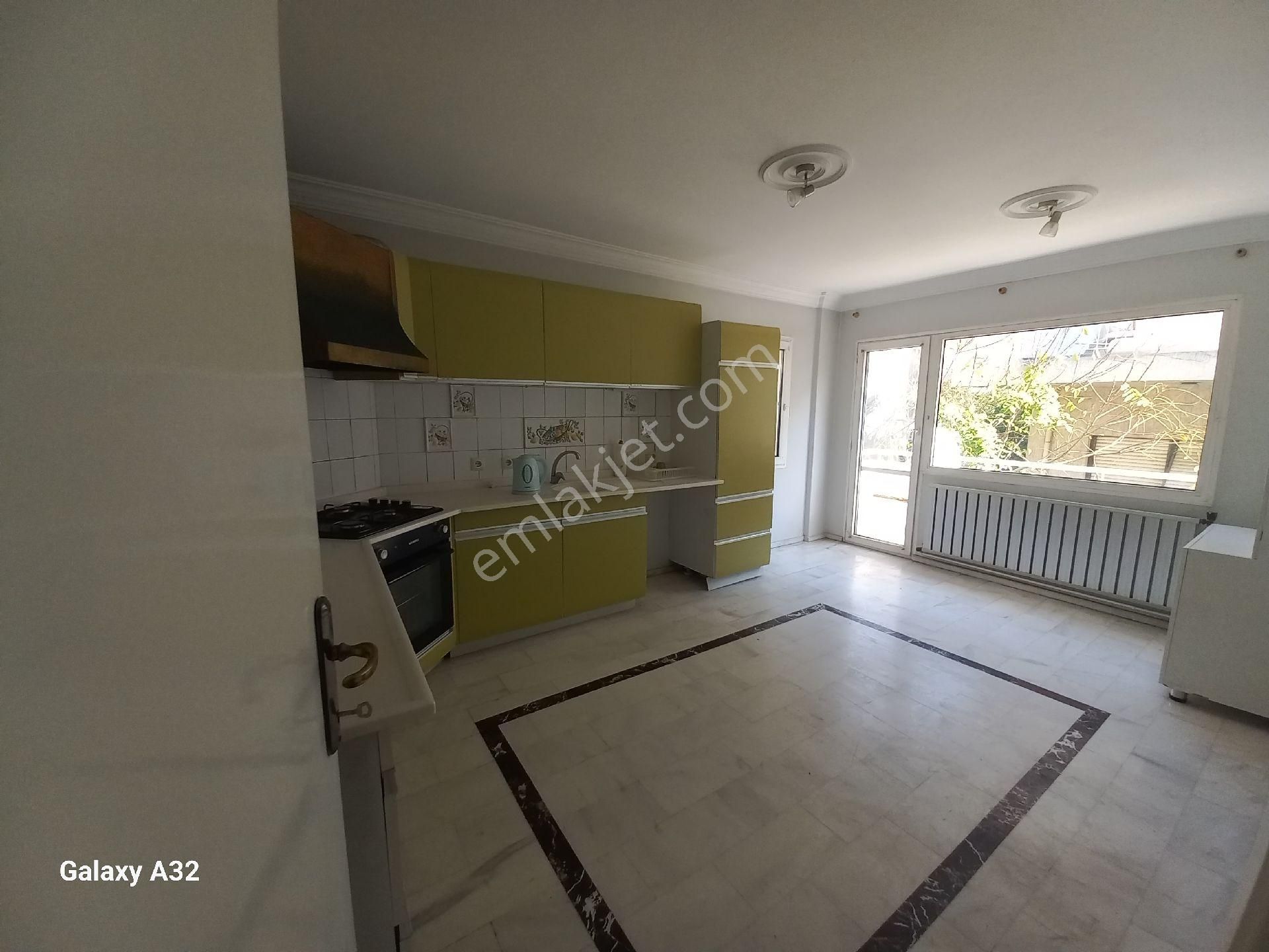 Bostanli Sahile 5 Dakika Yürüme Mesafede 300m2 Satilik 5+1 Dubleks - Görsel 17