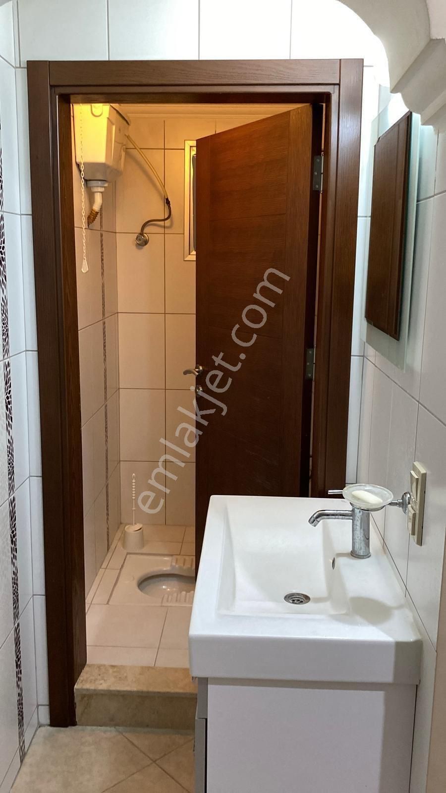 Cunmhuriyet Mahallesinde 3+1 Kilimalı Doğalgazlı Kiralık Daire - Görsel 11