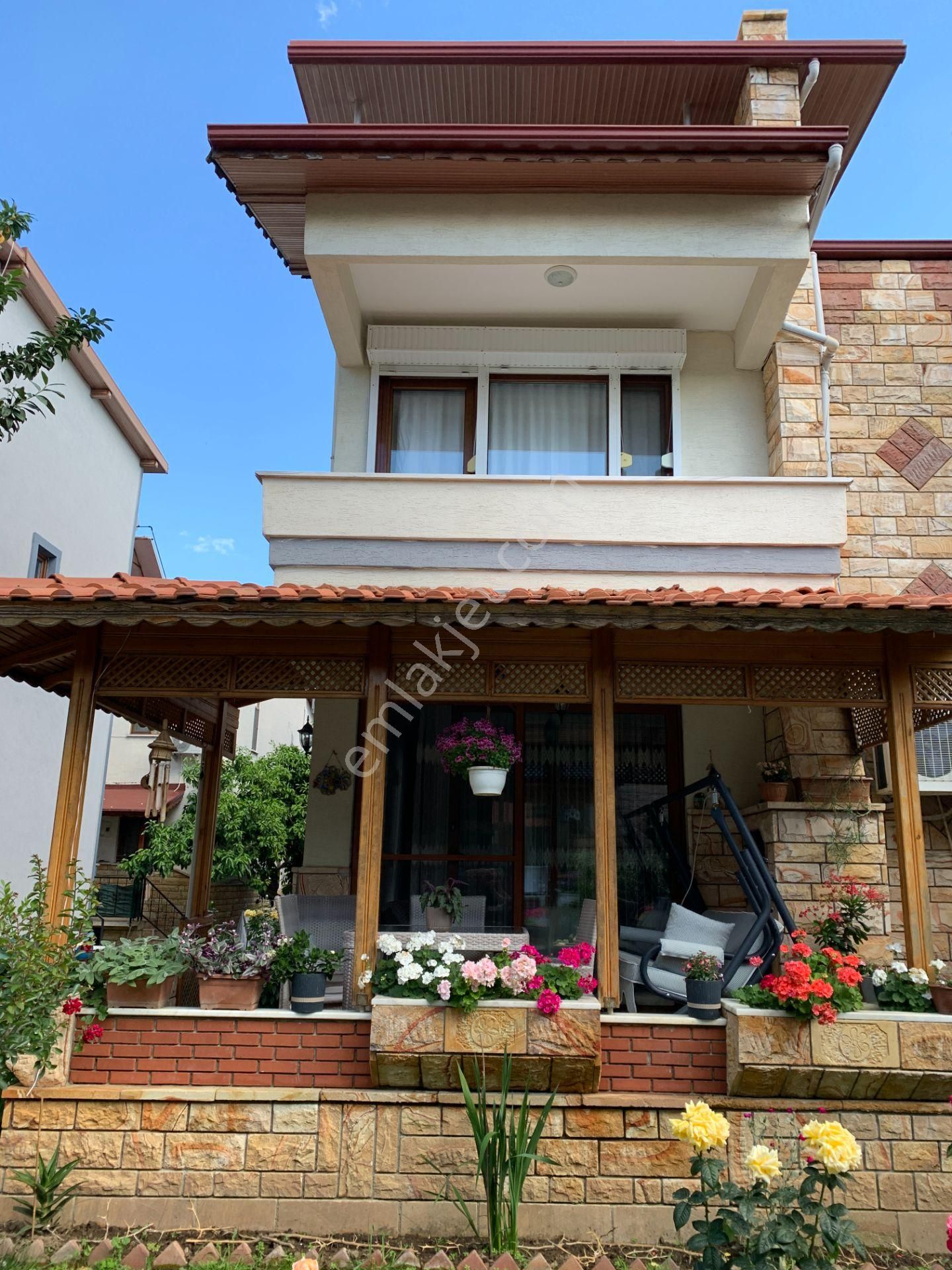 Edremit Körfezi Selin93 Sit. Denize 500m 146m² Arsa Paylı Villa - Görsel 27