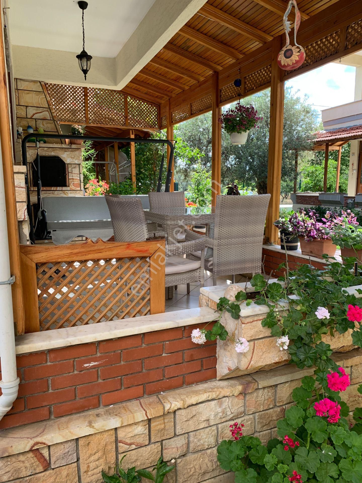 Edremit Körfezi Selin93 Sit. Denize 500m 146m² Arsa Paylı Villa - Görsel 20