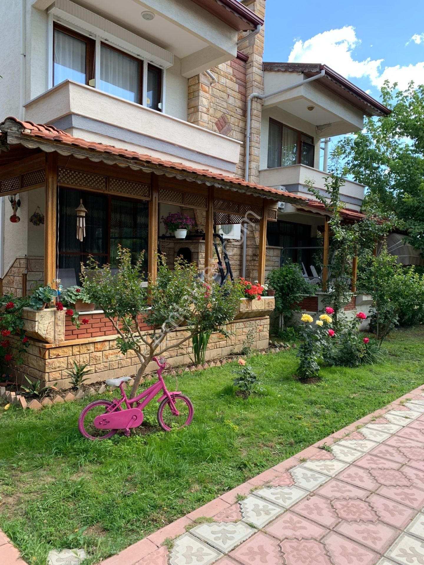 Edremit Körfezi Selin93 Sit. Denize 500m 146m² Arsa Paylı Villa - Görsel 26