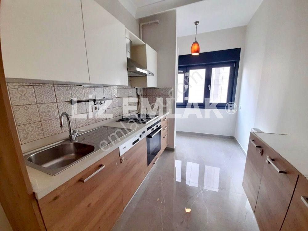 Suadiye Feride Geçıdine Yakın Ebeveynli 103 M2 Net 3+1 Daire - Görsel 7