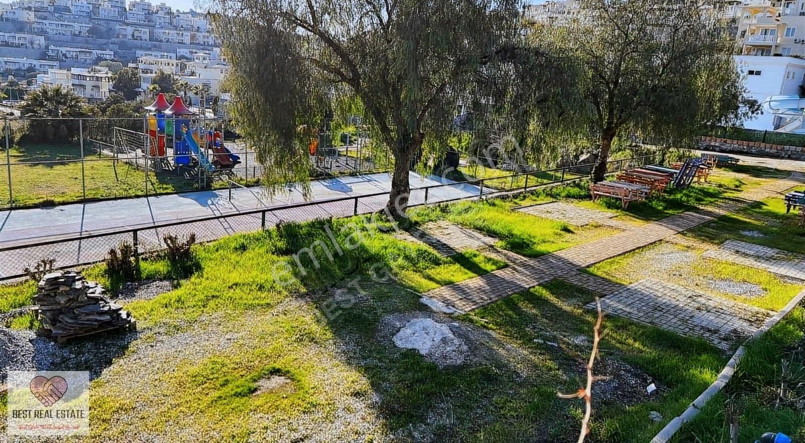 Milas Boğaziçi 2 Banyolu 2+1 Üst Kat Göl Manzaralı Satılık Daire