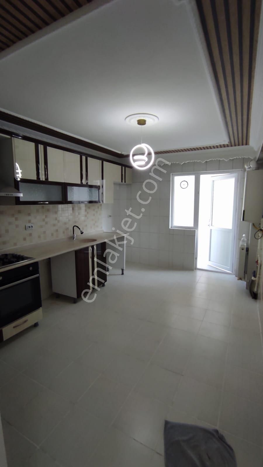 Ufuktepe Mahallesin De Orta Kat Ful Yapılı Asanasörlü 3+1 Daire - Görsel 13