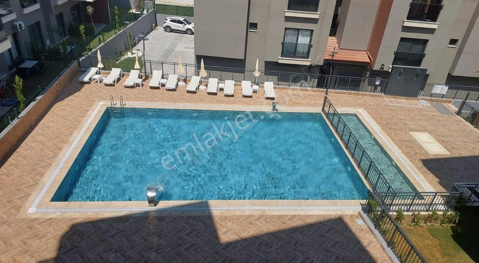 Kuşadası Değirmenderede Havuzlu Sitede Satılık 2+1 90 M2 Daire. - Görsel 3