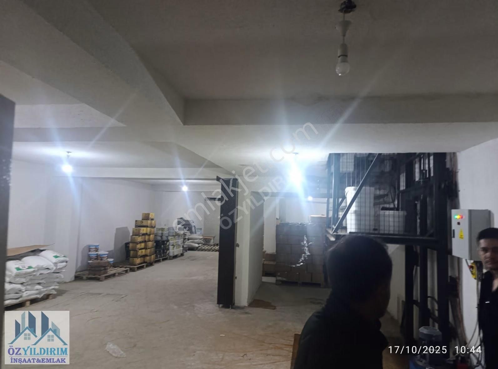 Yenidoğan Merkezi Konumda 400m2 Mağza Depo Satılık - Görsel 14