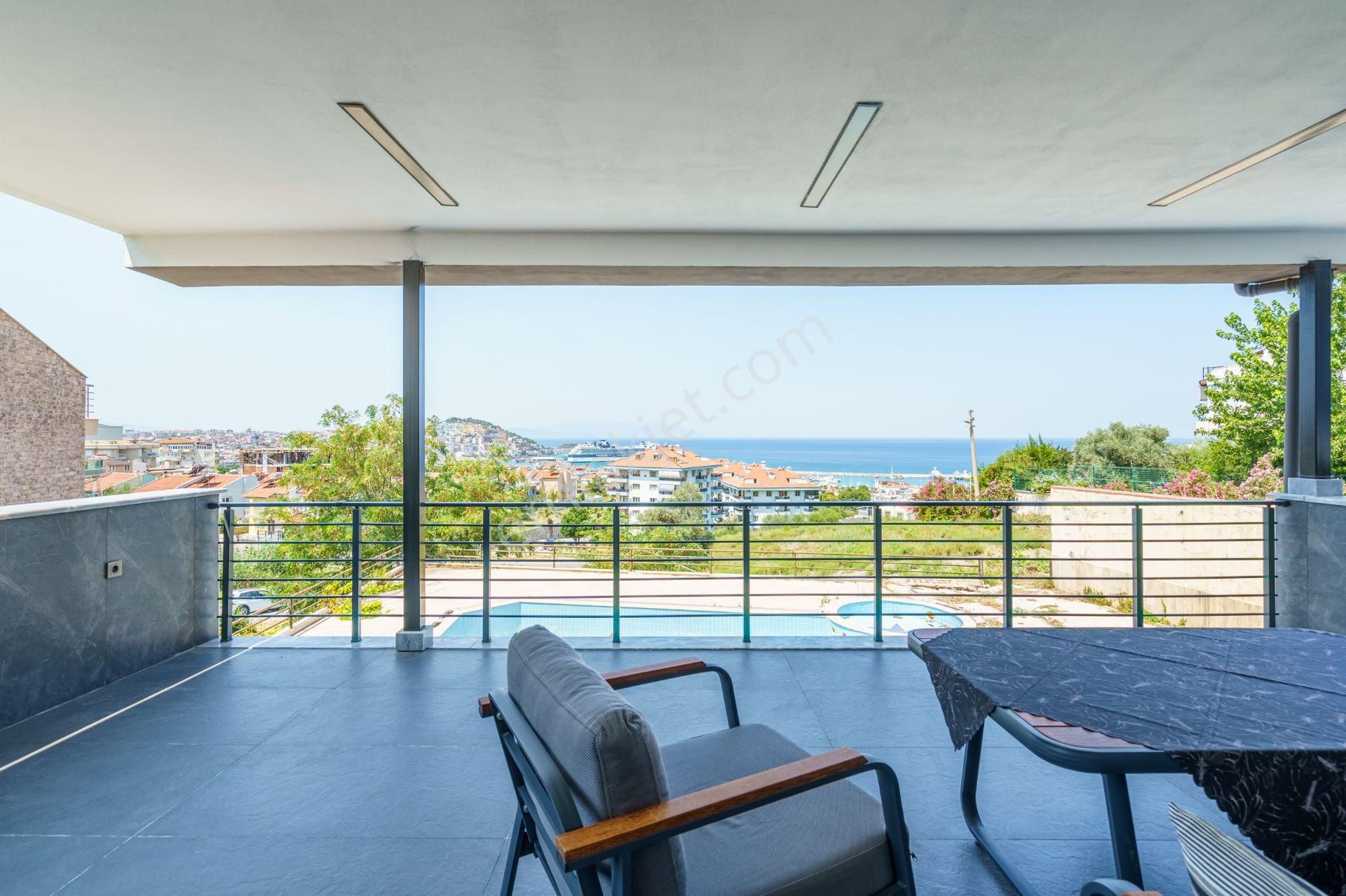 Kuşadası Marina Bölgesinde Panoramik Deniz Manzaralı Villa - Görsel 17