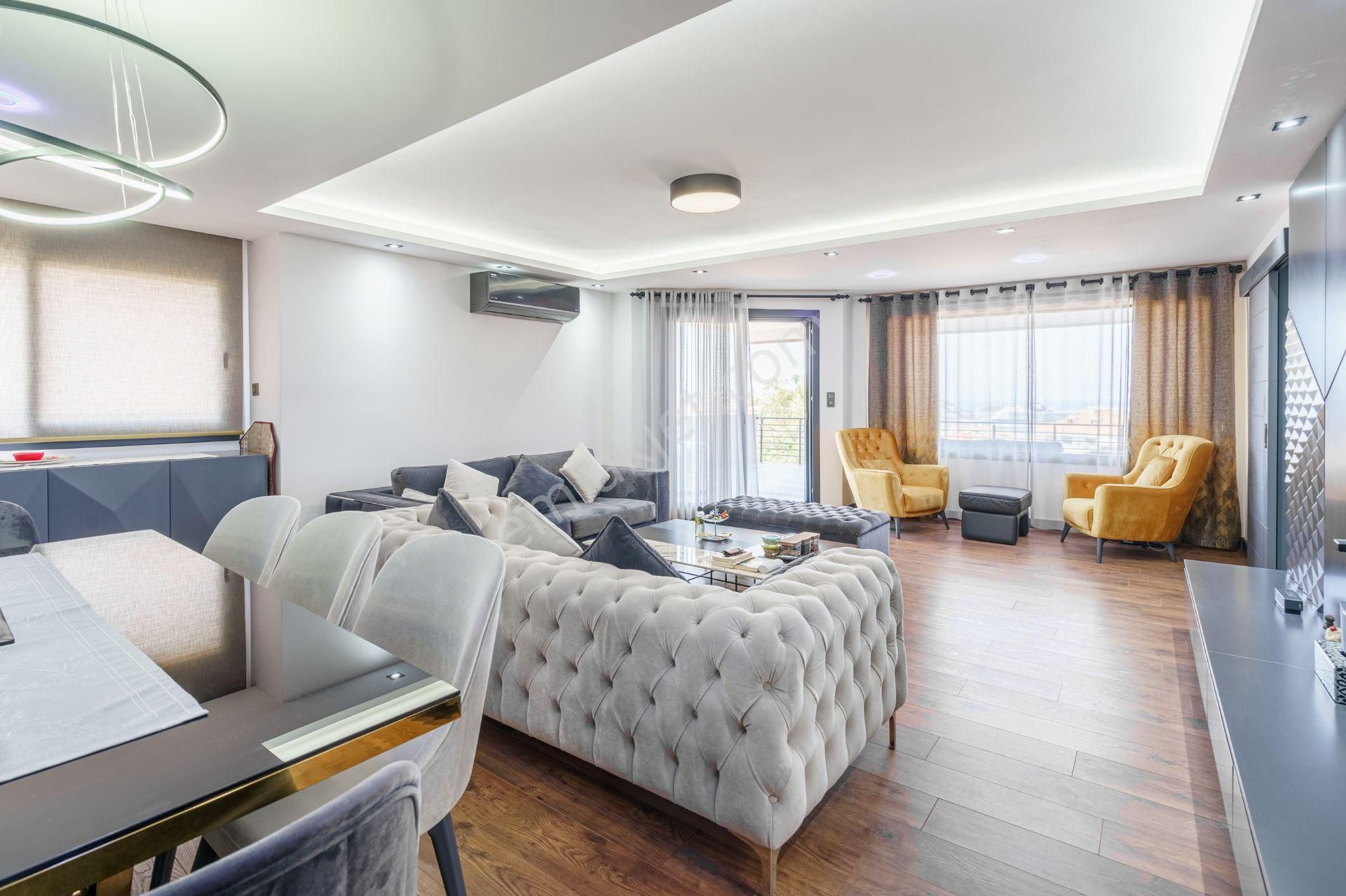 Kuşadası Marina Bölgesinde Panoramik Deniz Manzaralı Villa - Görsel 6