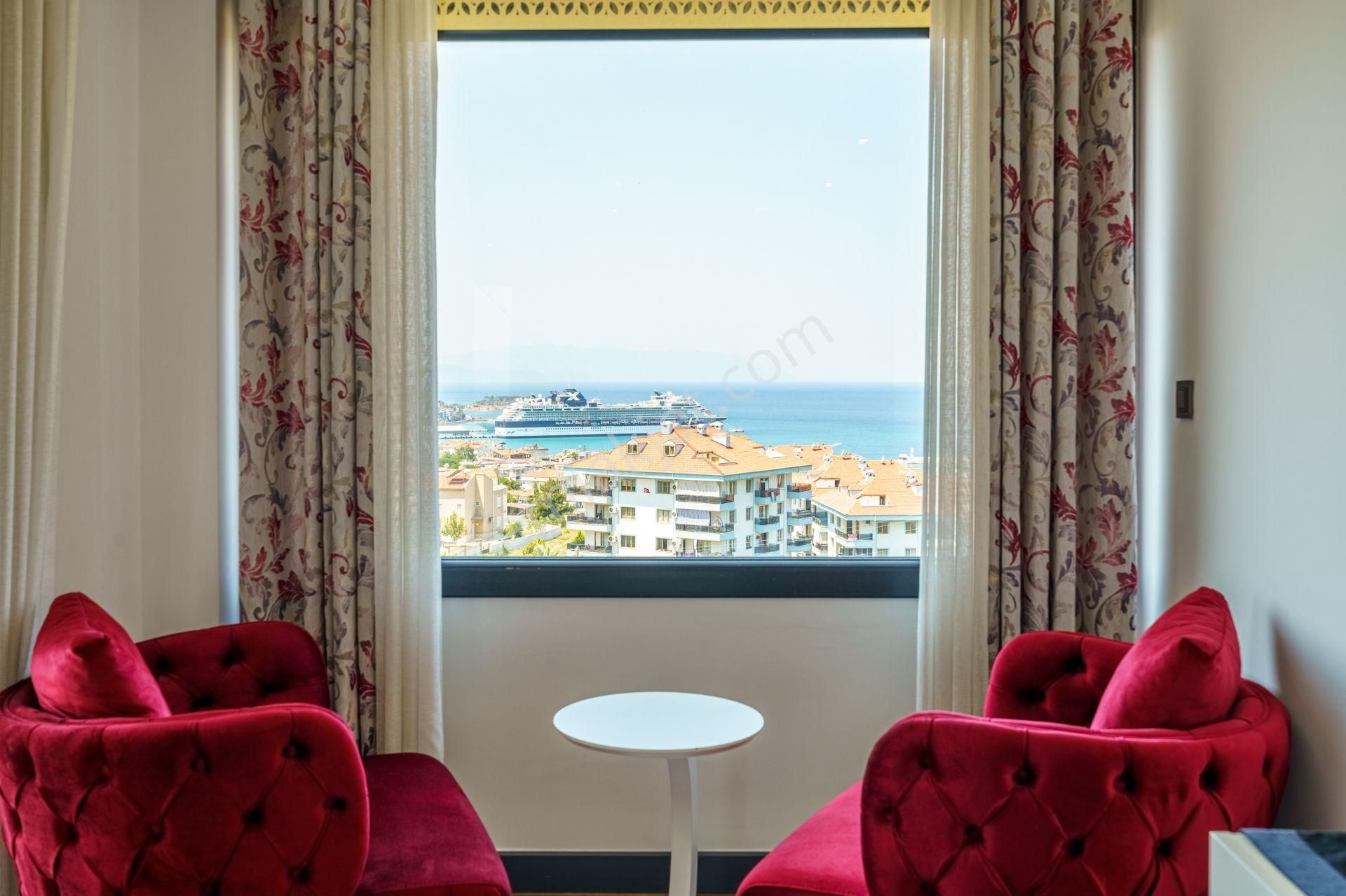 Kuşadası Marina Bölgesinde Panoramik Deniz Manzaralı Villa - Görsel 27