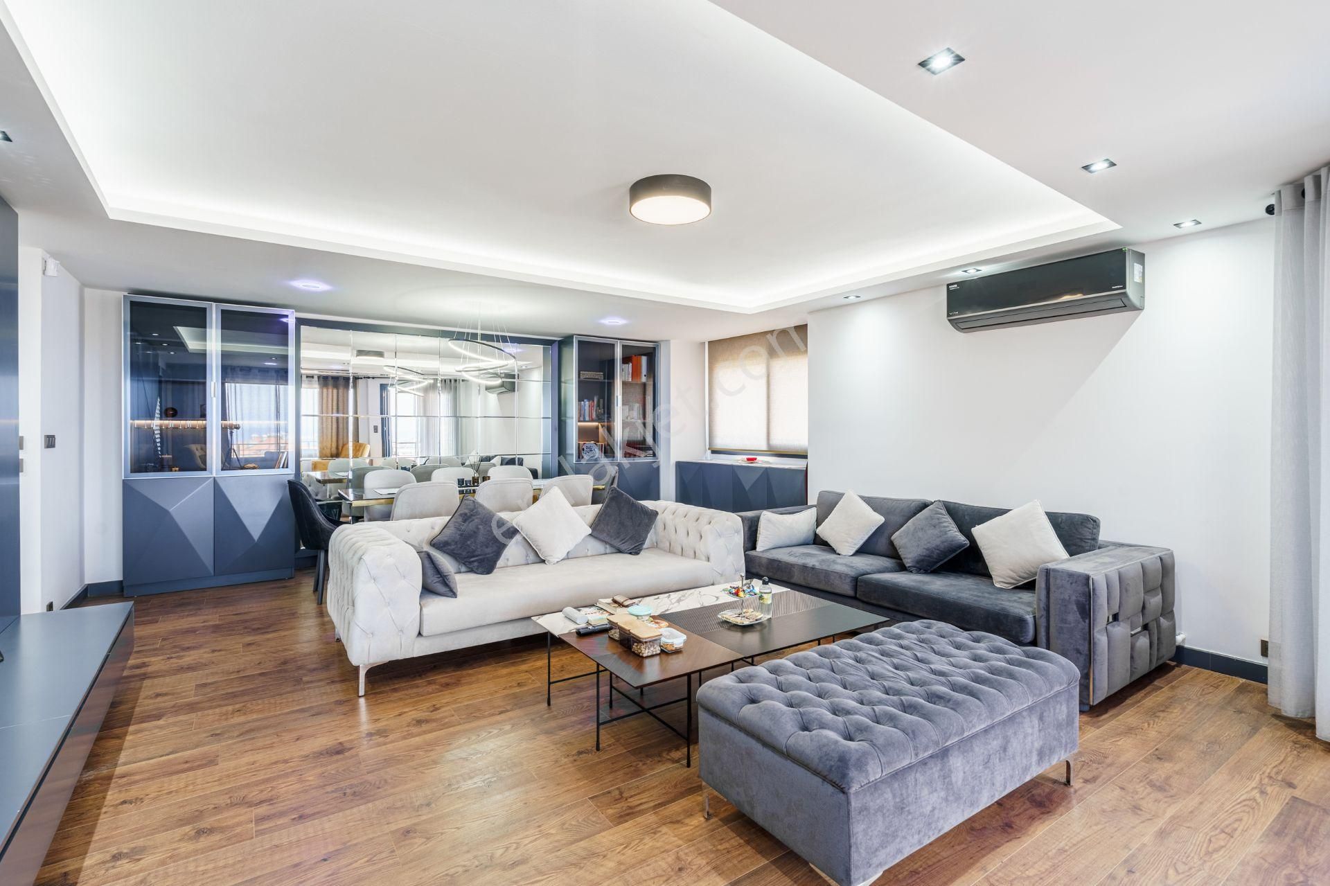 Kuşadası Marina Bölgesinde Panoramik Deniz Manzaralı Villa - Görsel 12