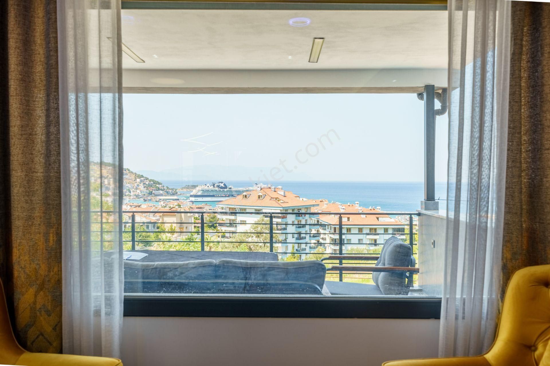 Kuşadası Marina Bölgesinde Panoramik Deniz Manzaralı Villa - Görsel 22