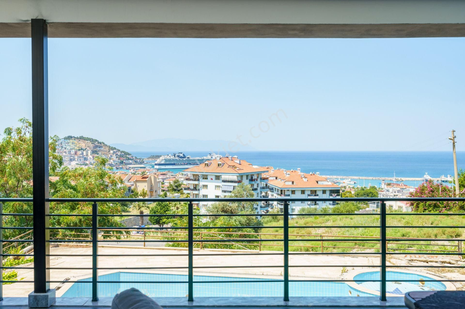 Kuşadası Marina Bölgesinde Panoramik Deniz Manzaralı Villa - Görsel 19