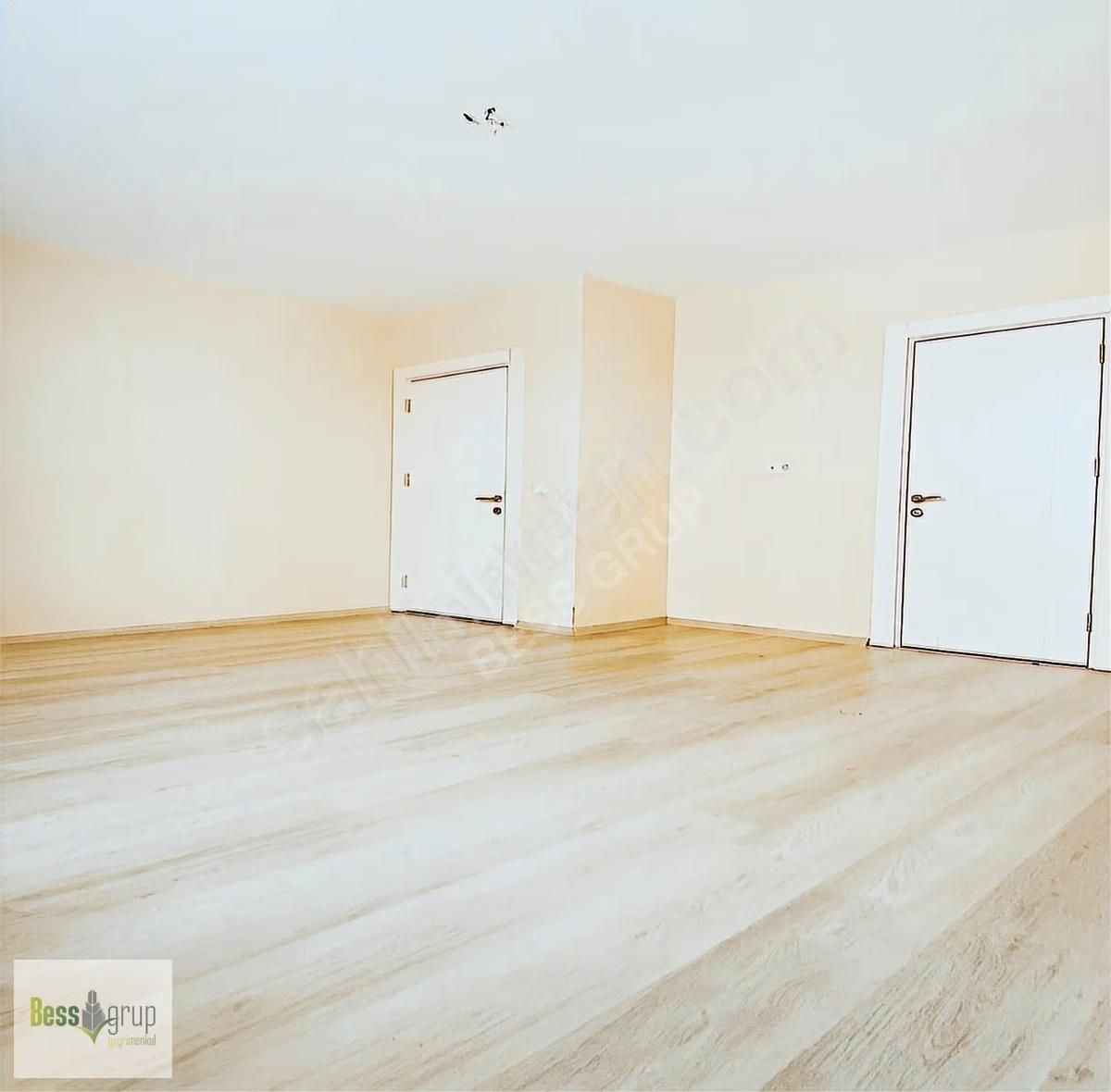 Beylikdüzü'nde Havuzlu Site İçerisinde Satılık 3+1 Lüks Daire - Görsel 19