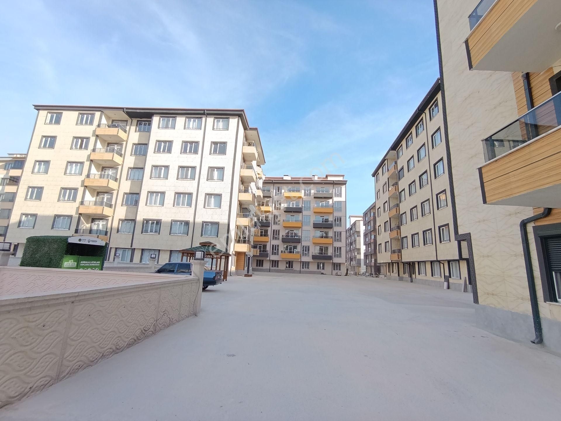 Akabe Mahallesin De Acil Satılık 3+1 Sıfır Ara Kat Daire