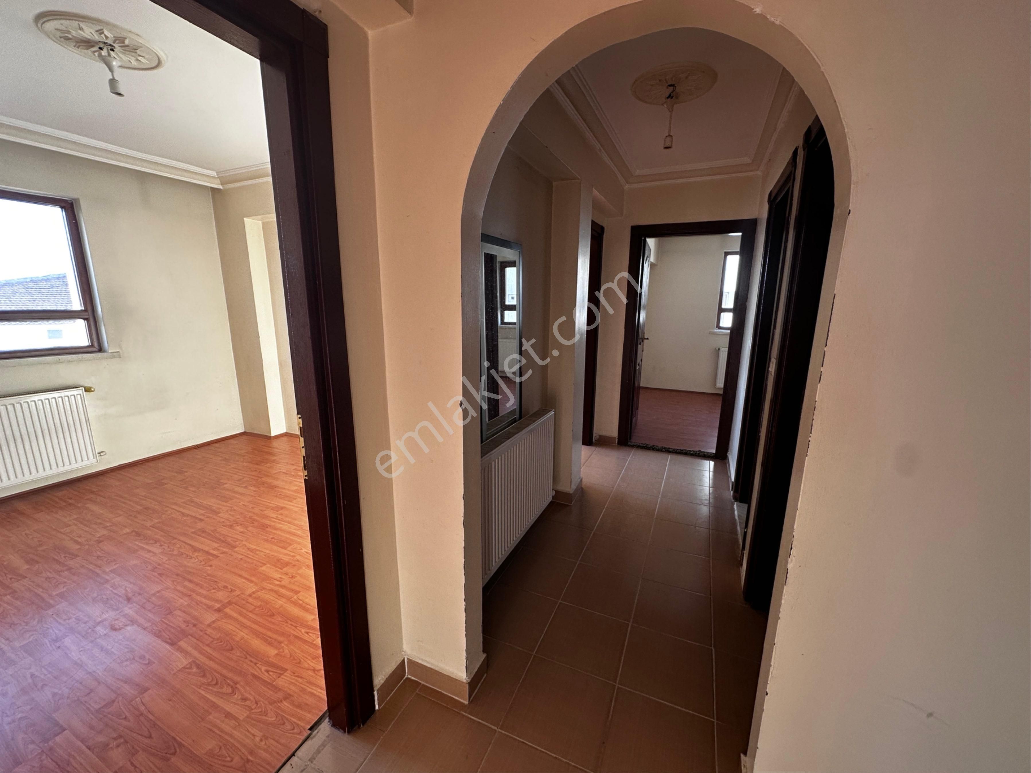 Karapürçek’te Köroğlu Parkı Yakını 3+1 Geniş Arakat Daire - Görsel 31