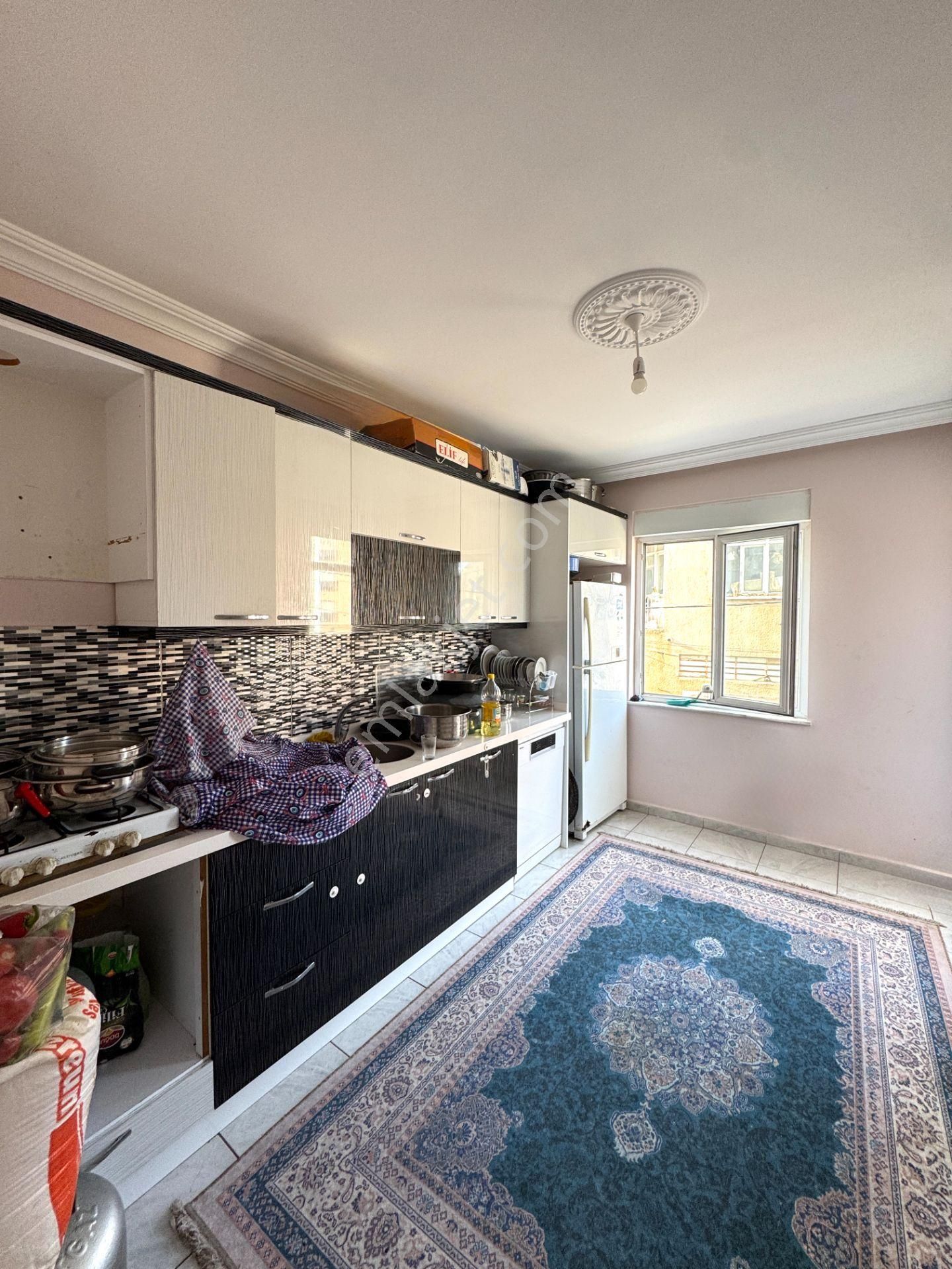 Doğu Garajı Tramvay Yakını Katta Asansörlü Geniş 2+1 - Görsel 11