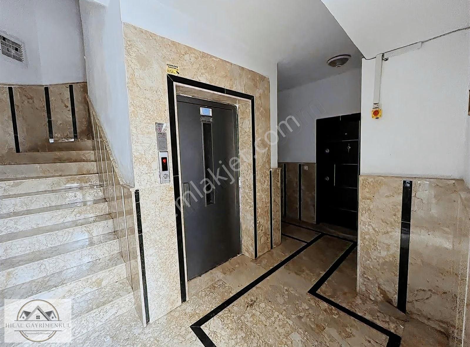 Hilal Gayrimenkul'den Halı Saha Dibi Asansörlü Arakat*2+1* - Görsel 17