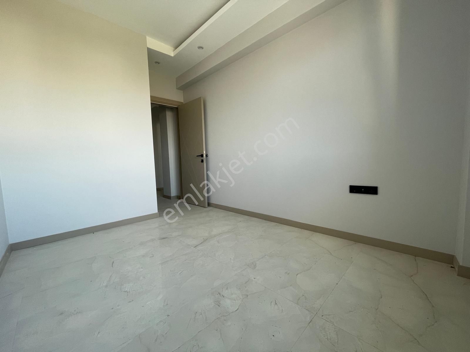 Eskidjiden Cumhuriyette Önü Açık 2+1 Satılık Sıfır Daire - Görsel 13