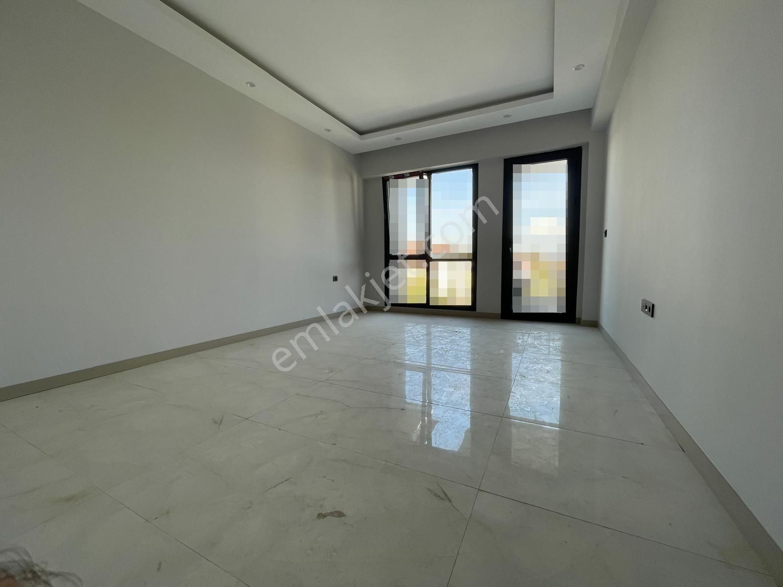 Eskidjiden Cumhuriyette Önü Açık 2+1 Satılık Sıfır Daire - Görsel 2