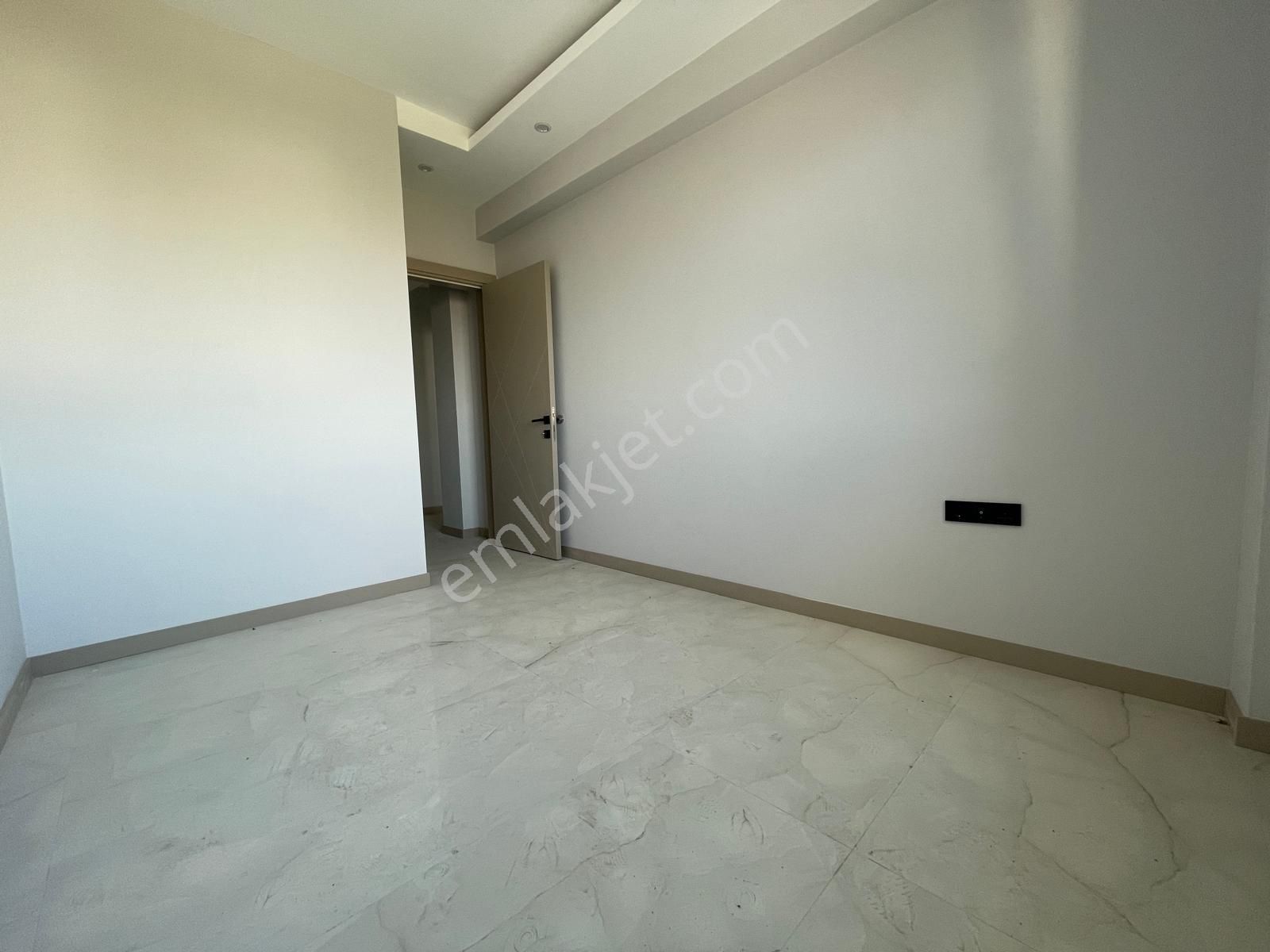 Eskidjiden Cumhuriyette Önü Açık 2+1 Satılık Sıfır Daire - Görsel 14