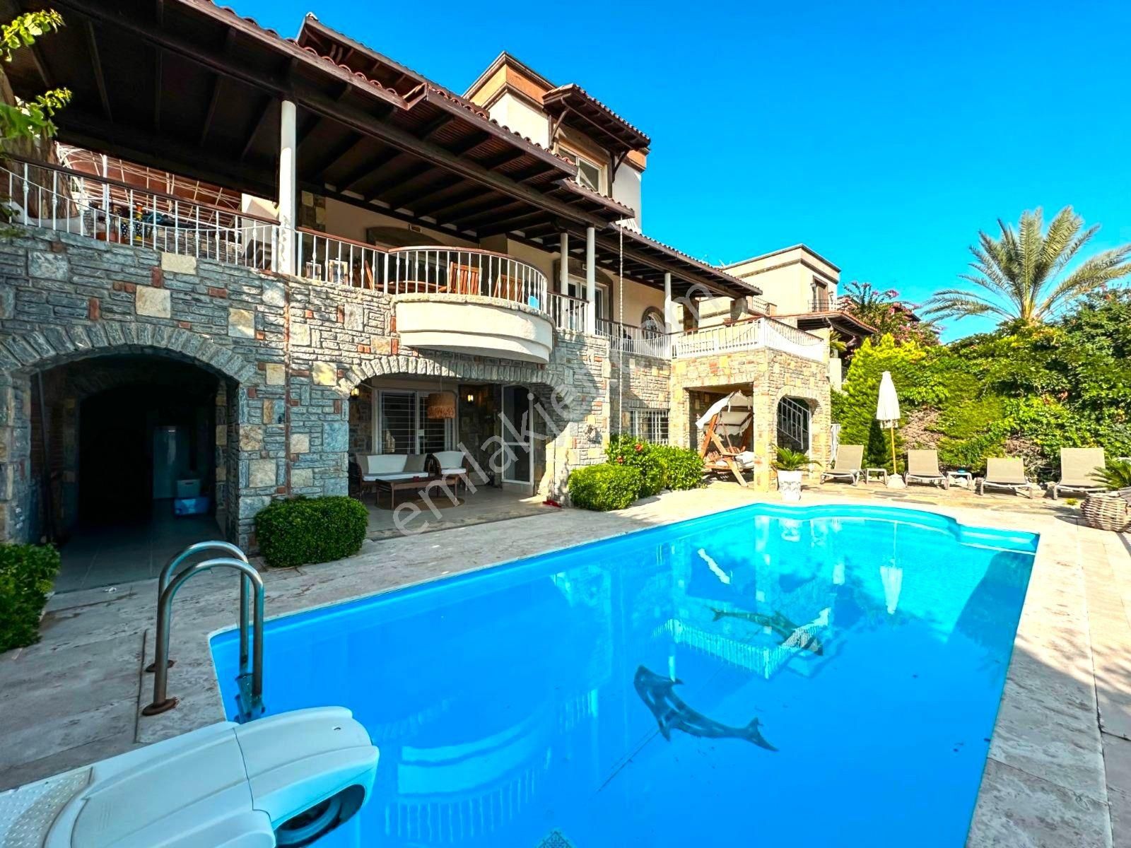 Türkbükü Maçakızına Komşu Satılık Lüks Villa Özel İskeleli - Görsel 2