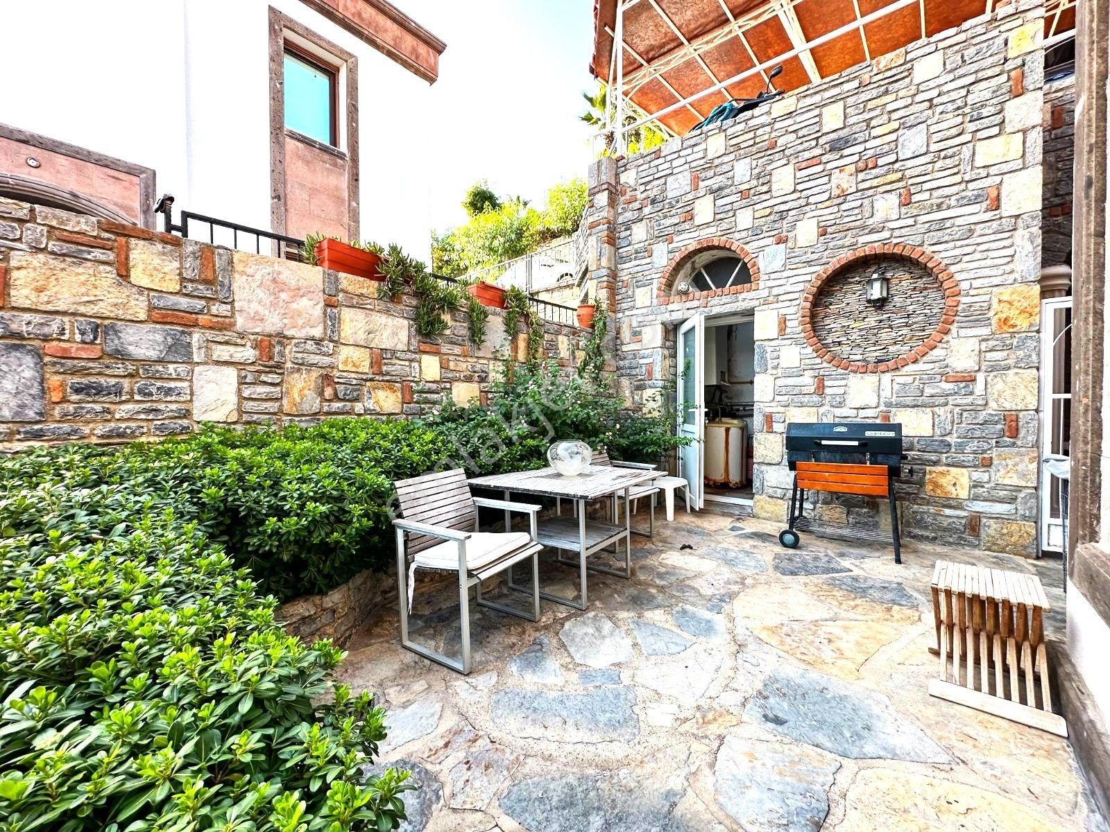 Türkbükü Maçakızına Komşu Satılık Lüks Villa Özel İskeleli