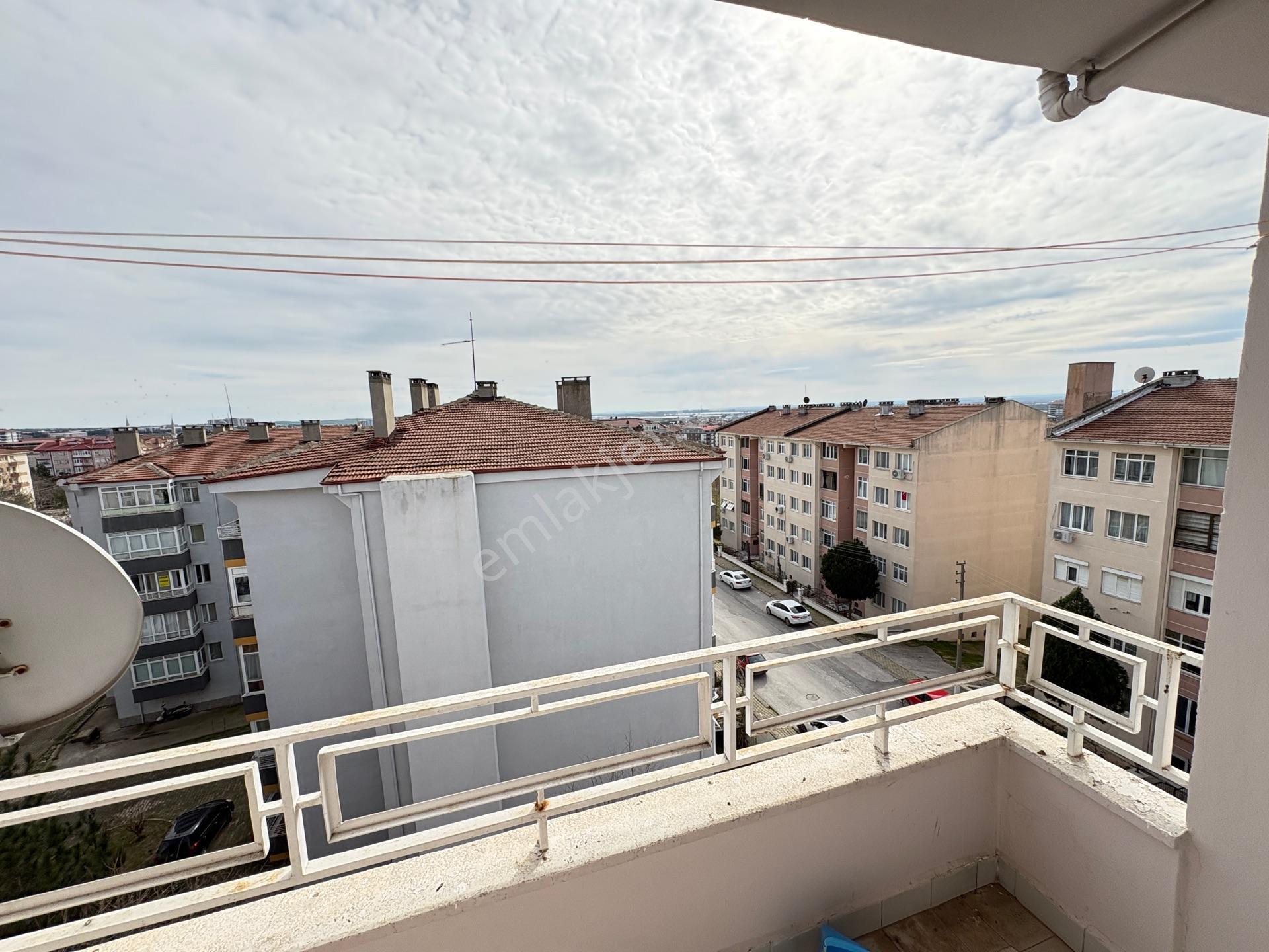 Marmara'dan Fatih Esentepe'de 3+1 Eşyalı Kiralık Daire - Görsel 25