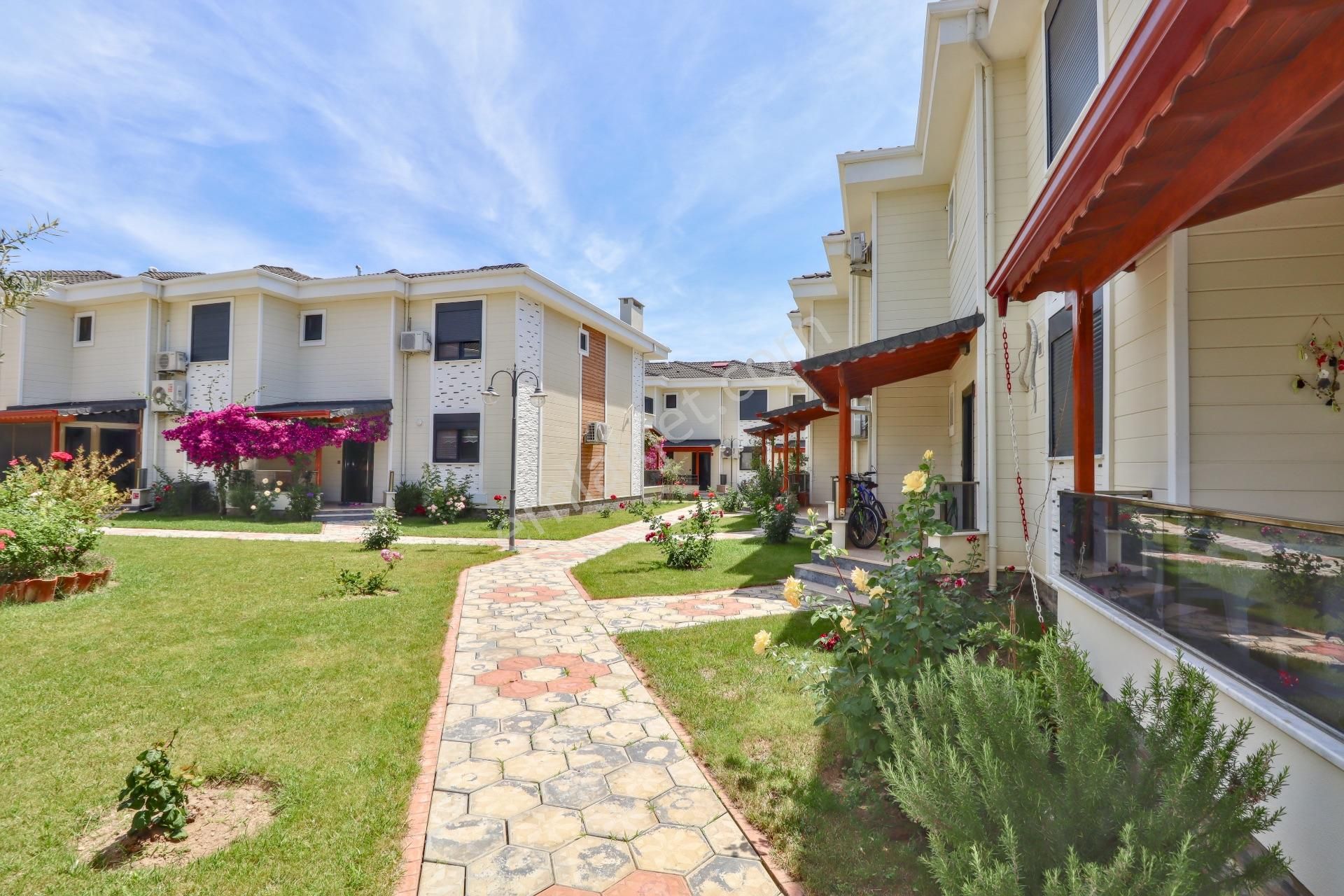 Mahmut İşler'den Gürede Denize Sıfır Sitede Satılık Villa - Görsel 13