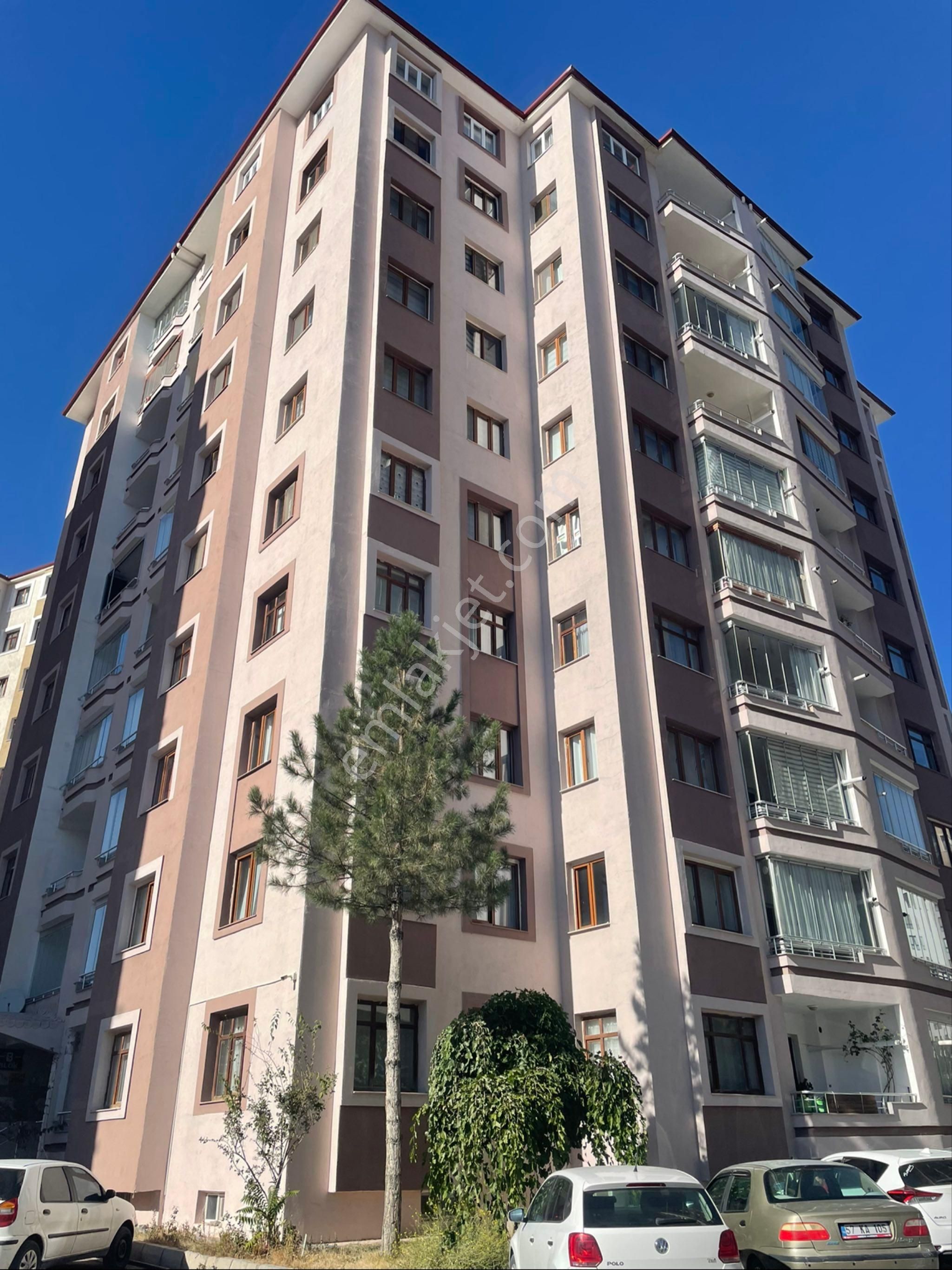 Satılık Daire Niğde Bor Yolu Gök Kuşağı Sitesi 4+1