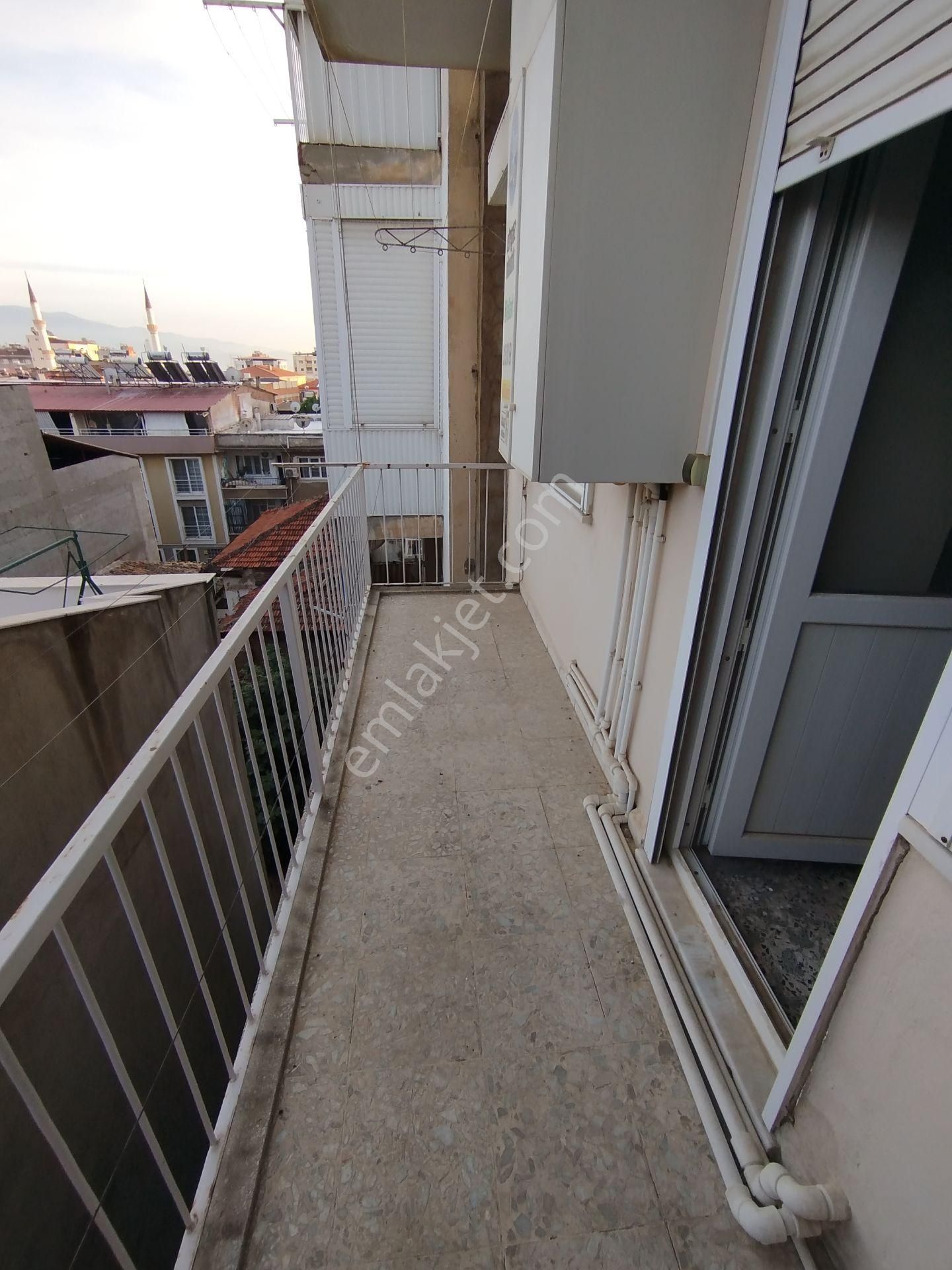 Nazilli Merkez'de Kiralık 3+1 Doğalgazlı Geniş Daire - Görsel 9